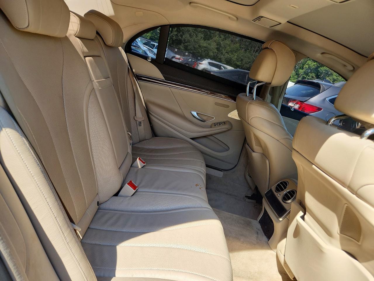 2014 Mercedes-benz S 550 4matic Черный vin: WDDUG8FB4EA024863