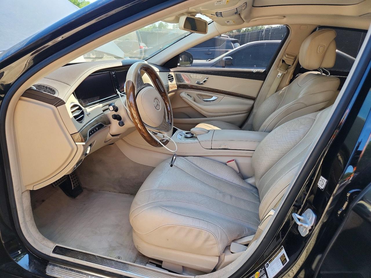 2014 Mercedes-benz S 550 4matic Черный vin: WDDUG8FB4EA024863