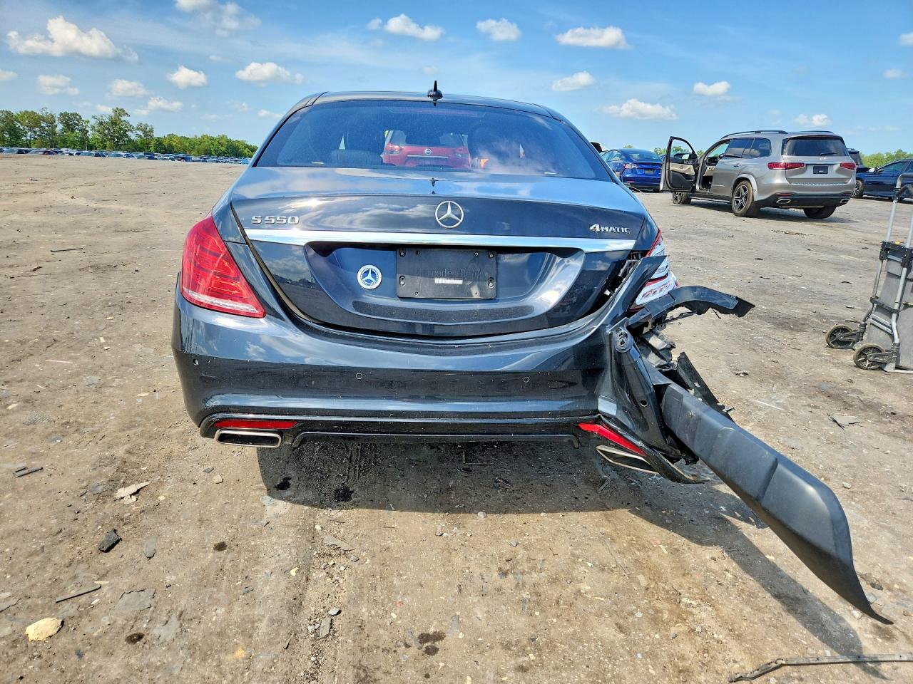2015 Mercedes-benz S 550 4matic Черный vin: WDDUG8FB4FA176241