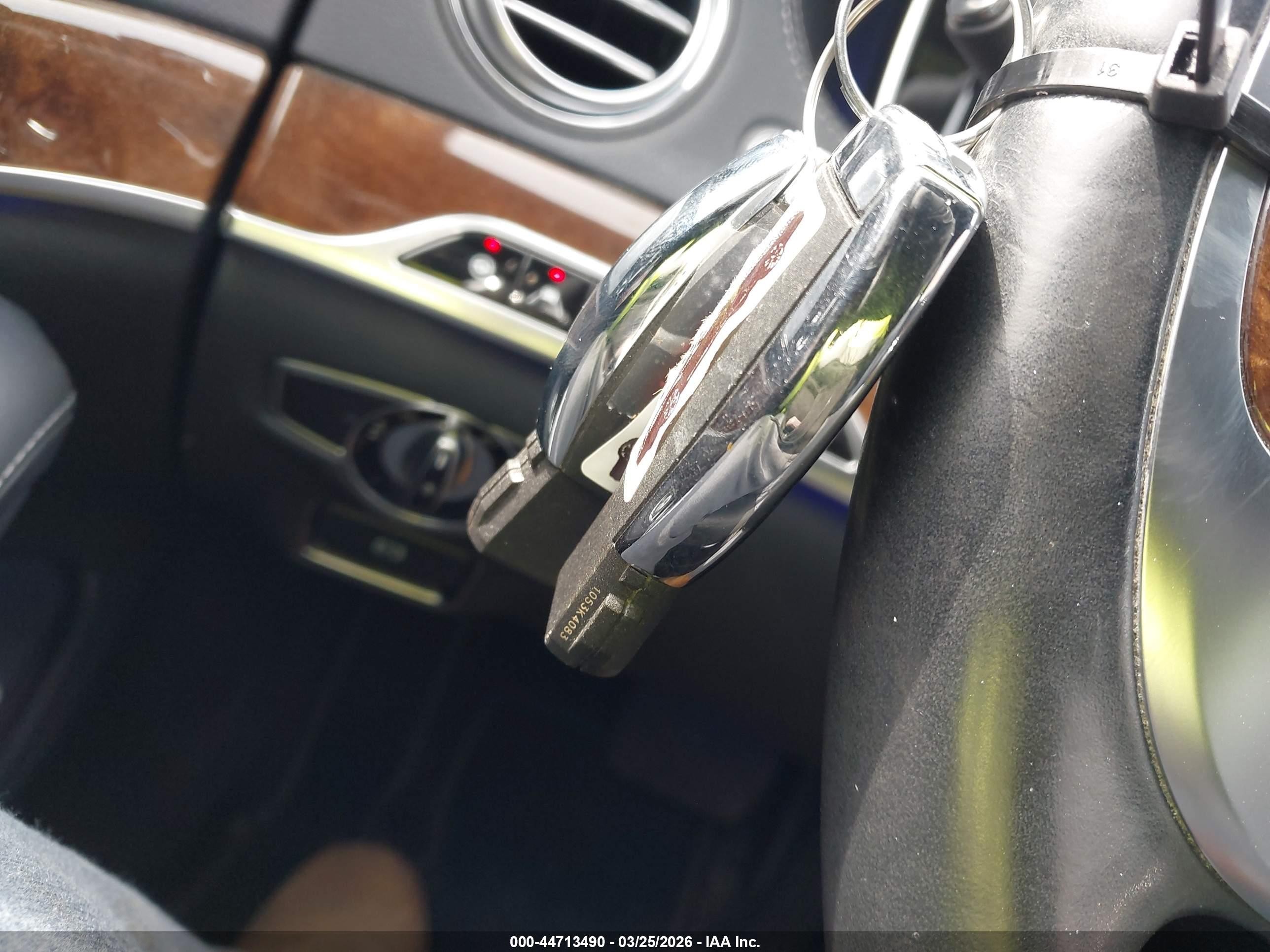 2014 Mercedes-benz S 550 4matic Черный vin: WDDUG8FB5EA060710