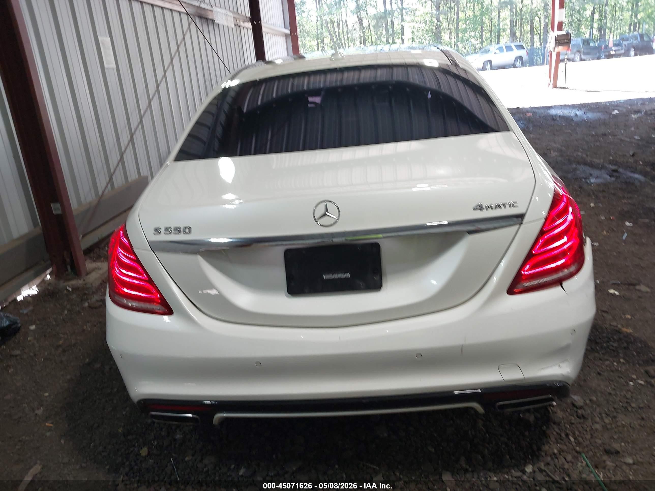 2015 Mercedes-benz S 550 4matic Белый vin: WDDUG8FB7FA184785