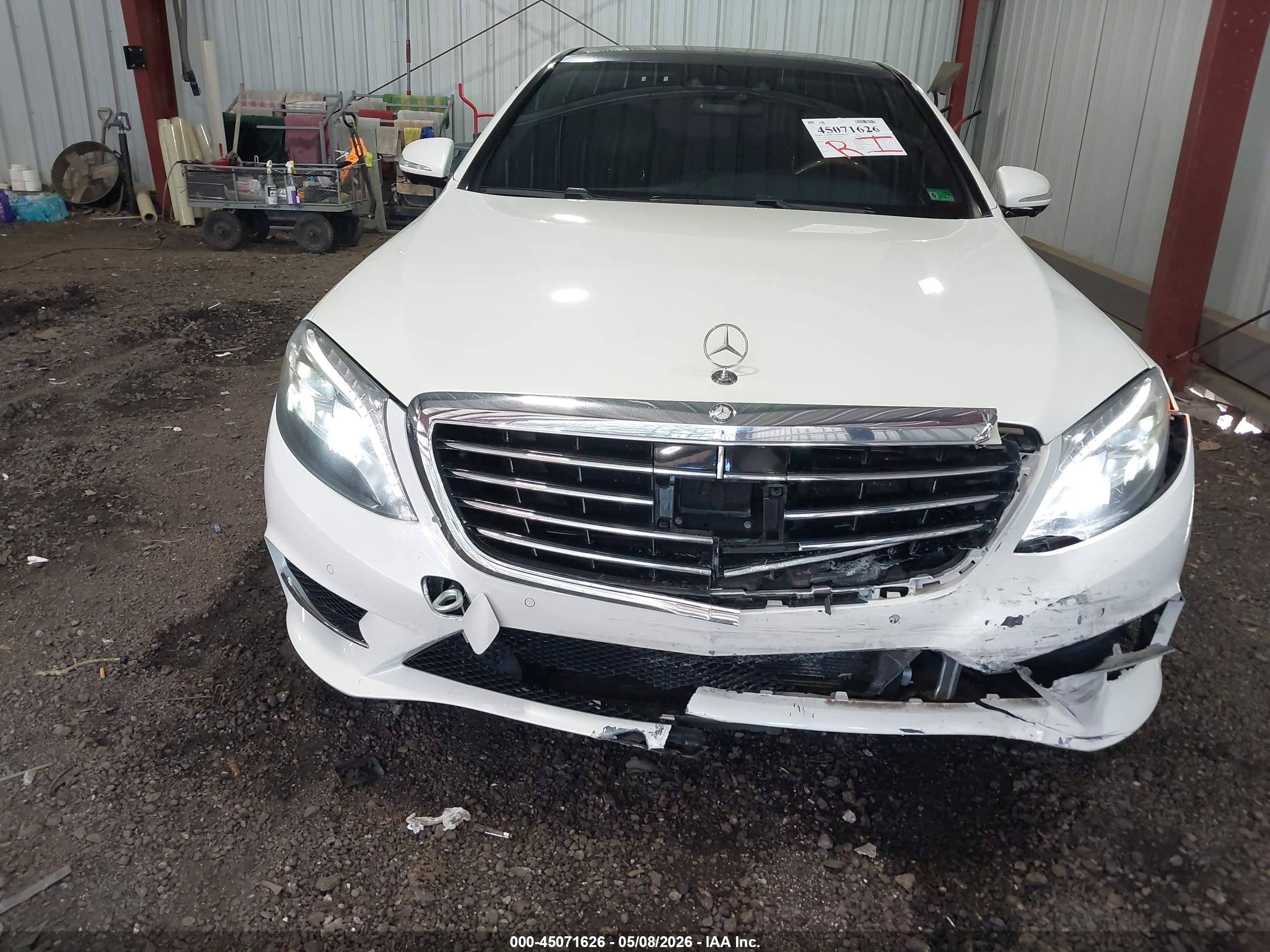 2015 Mercedes-benz S 550 4matic Белый vin: WDDUG8FB7FA184785