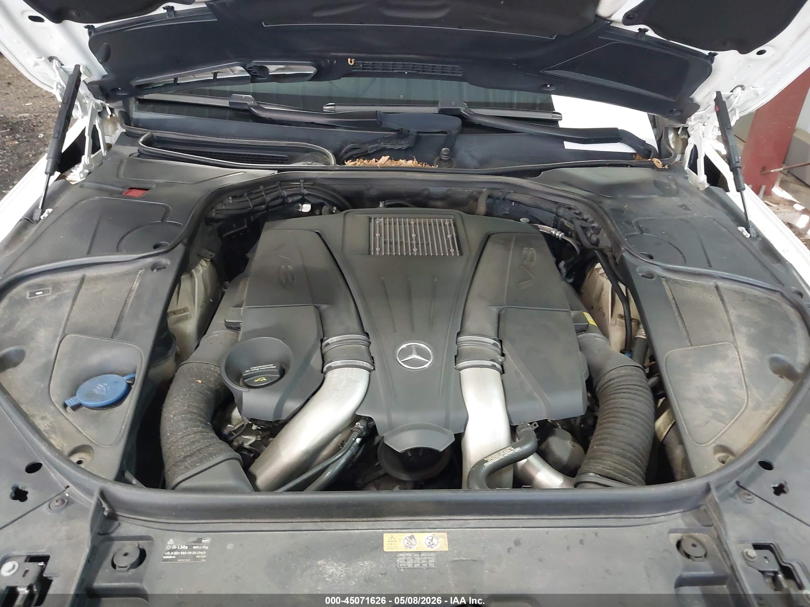 2015 Mercedes-benz S 550 4matic Белый vin: WDDUG8FB7FA184785