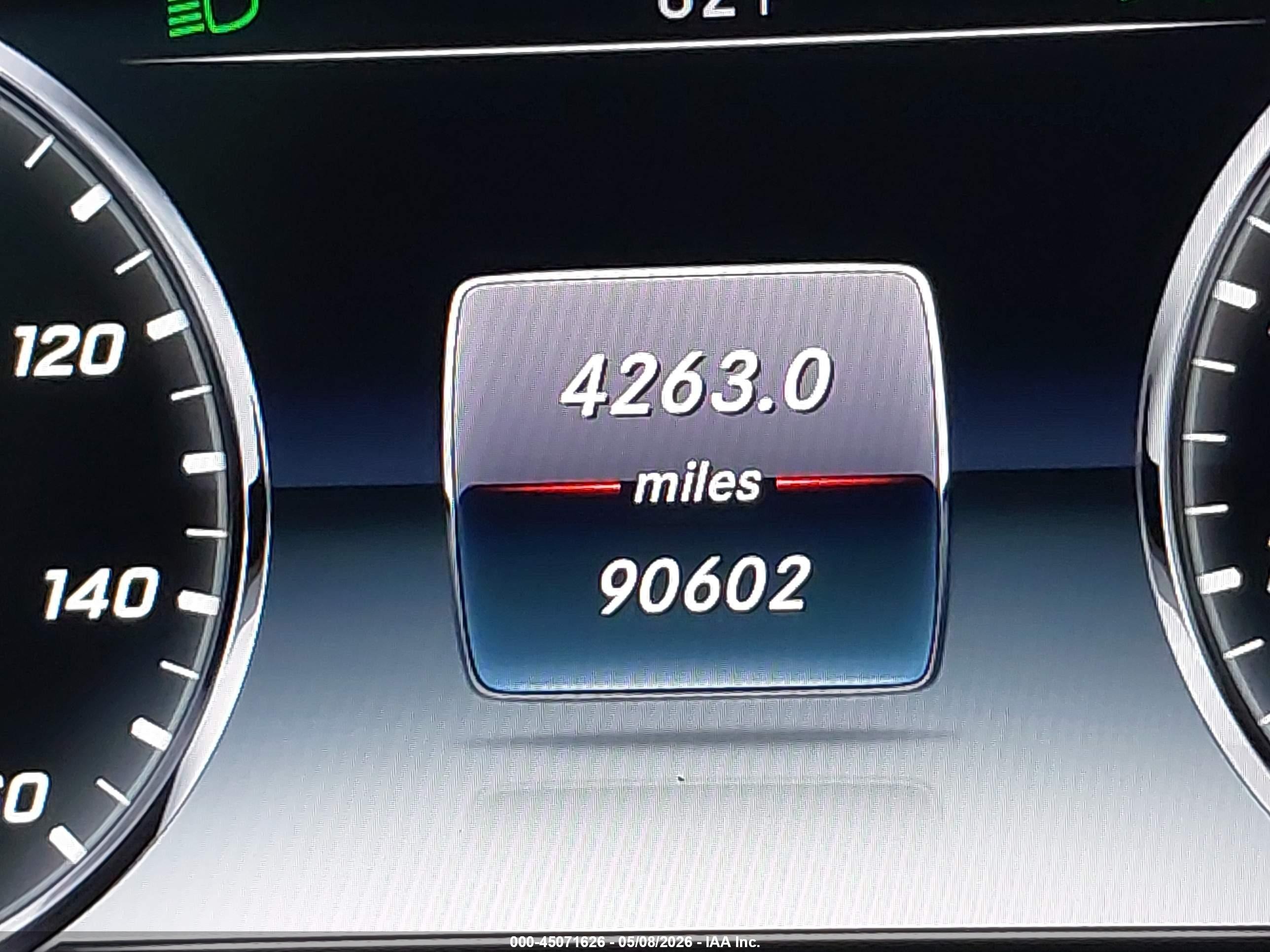 2015 Mercedes-benz S 550 4matic Белый vin: WDDUG8FB7FA184785