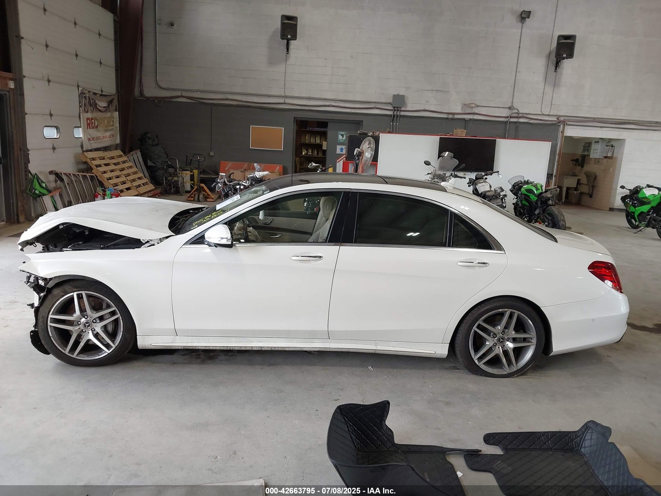 2014 Mercedes-benz S 550 4matic Белый vin: WDDUG8FB8EA068235