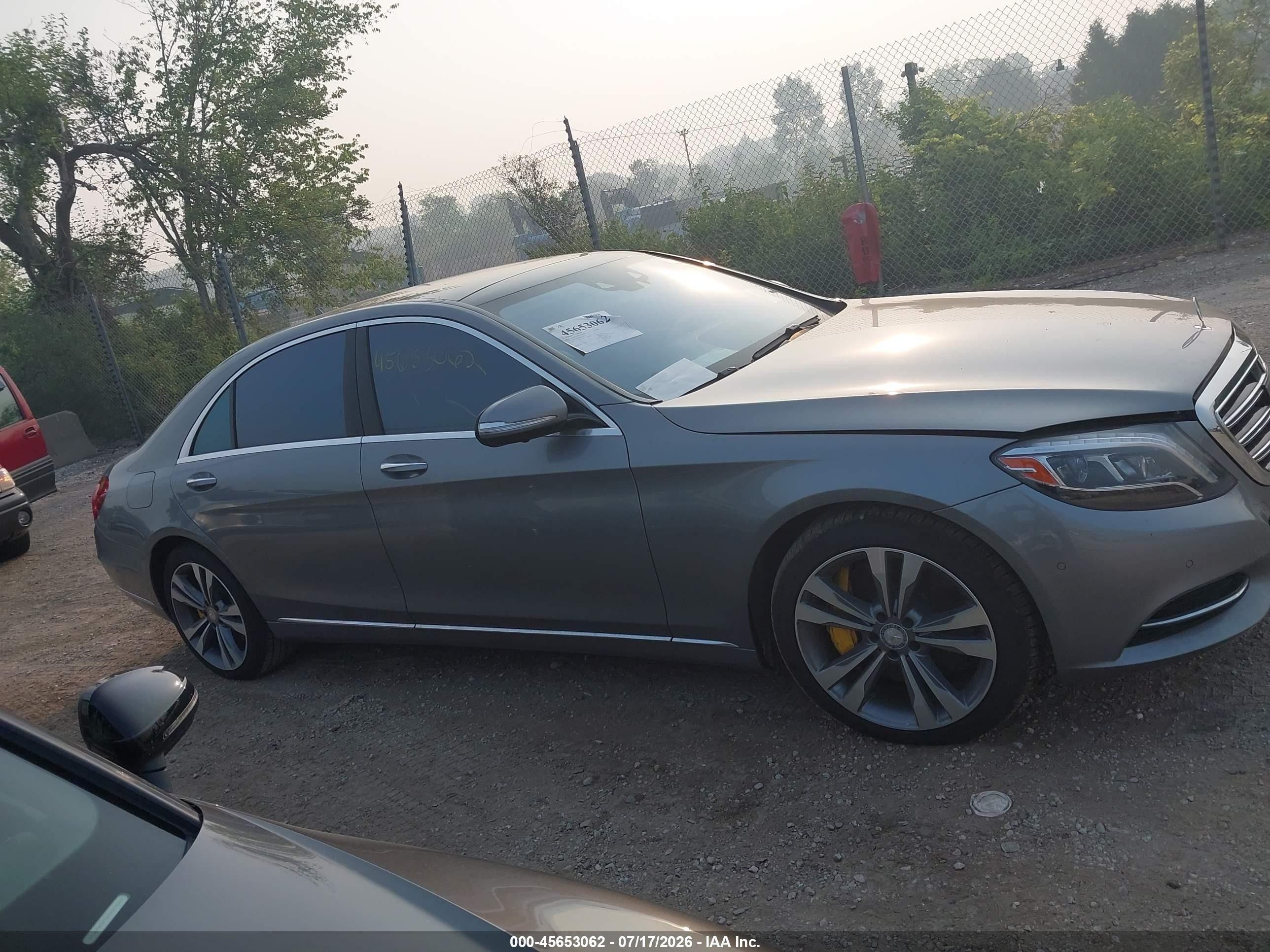 2015 Mercedes-benz S 550 4matic Silver vin: WDDUG8FB8FA116141
