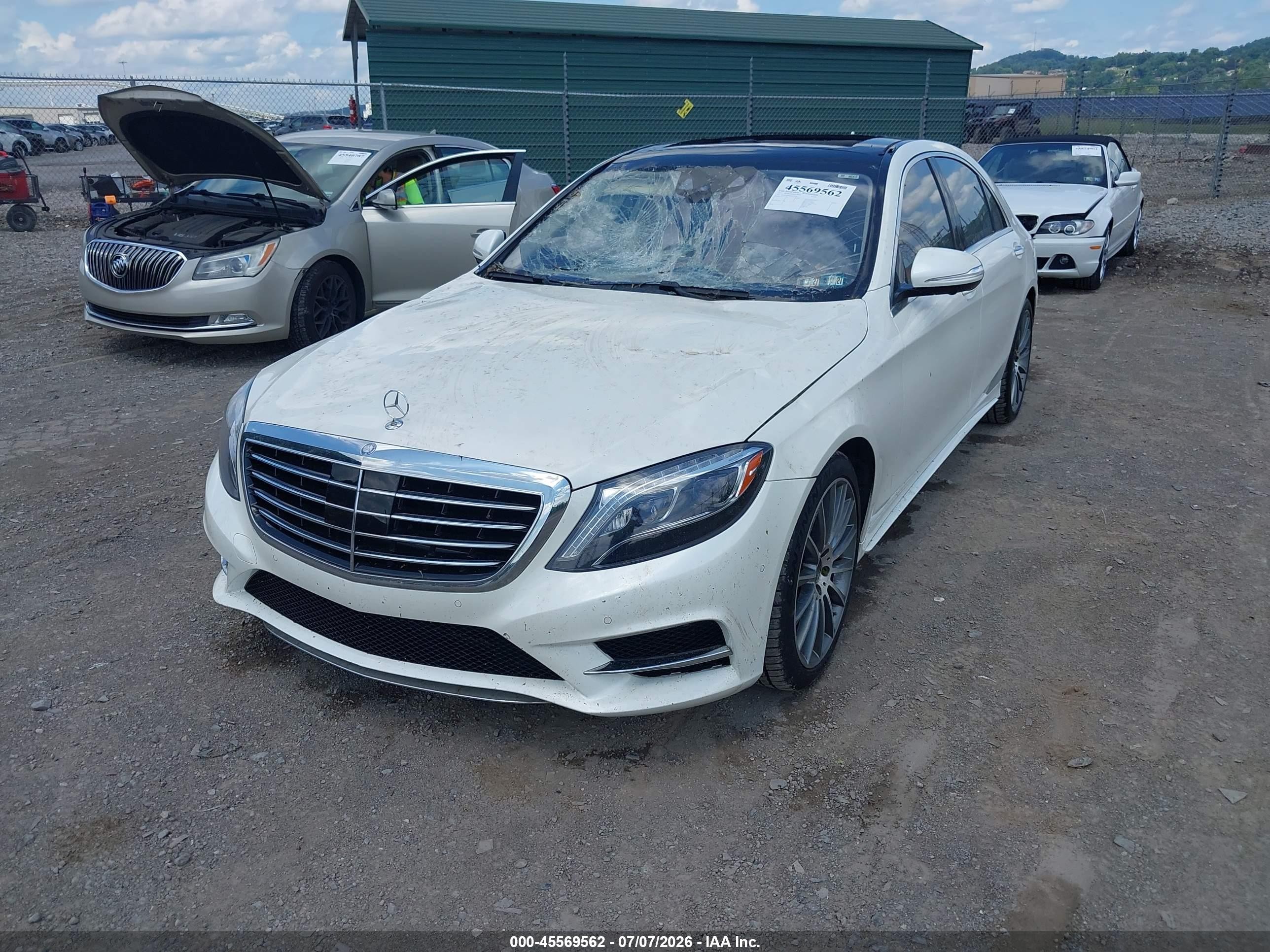 2015 Mercedes-benz S 550 4matic White vin: WDDUG8FB8FA170328
