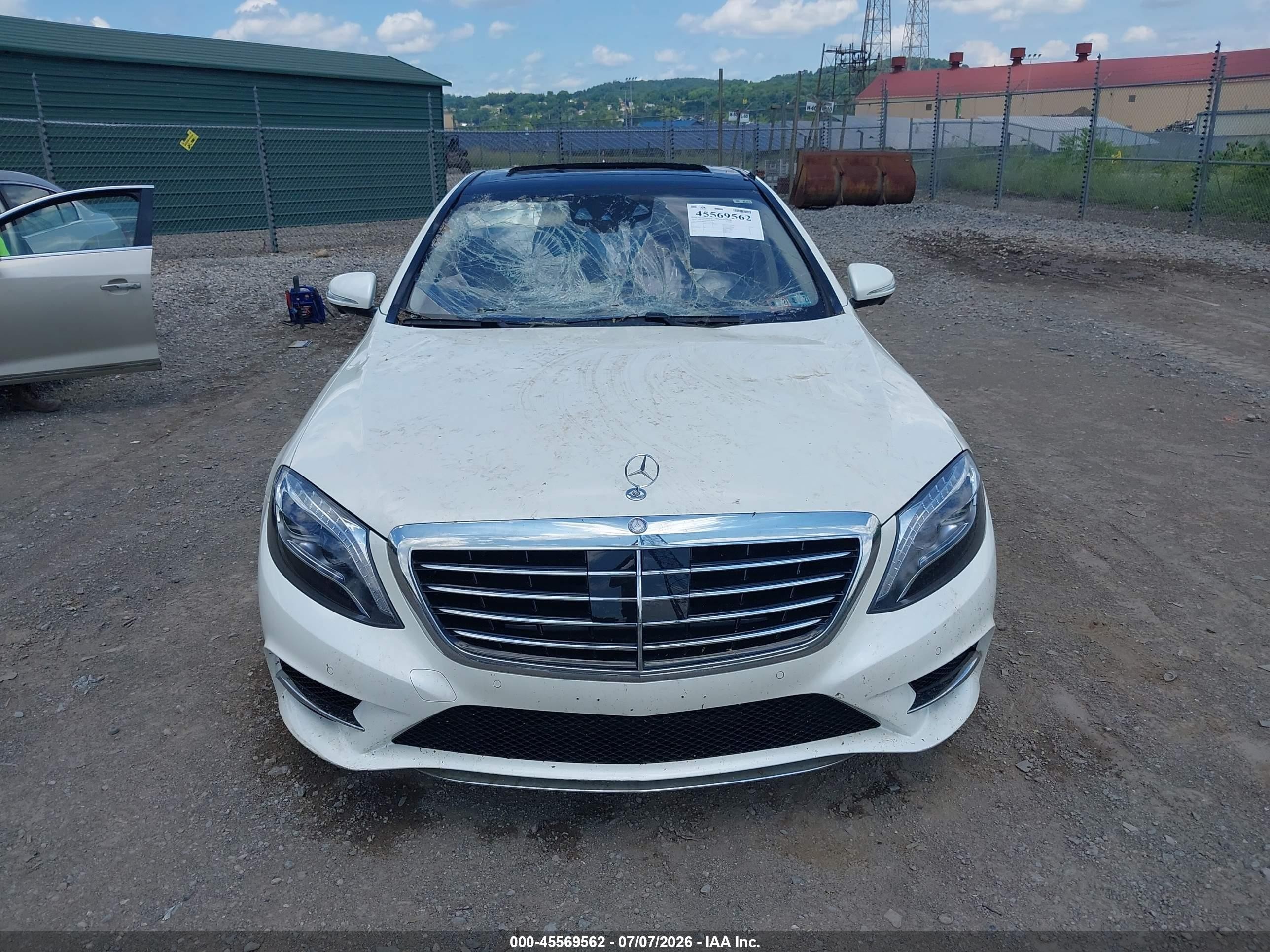 2015 Mercedes-benz S 550 4matic White vin: WDDUG8FB8FA170328
