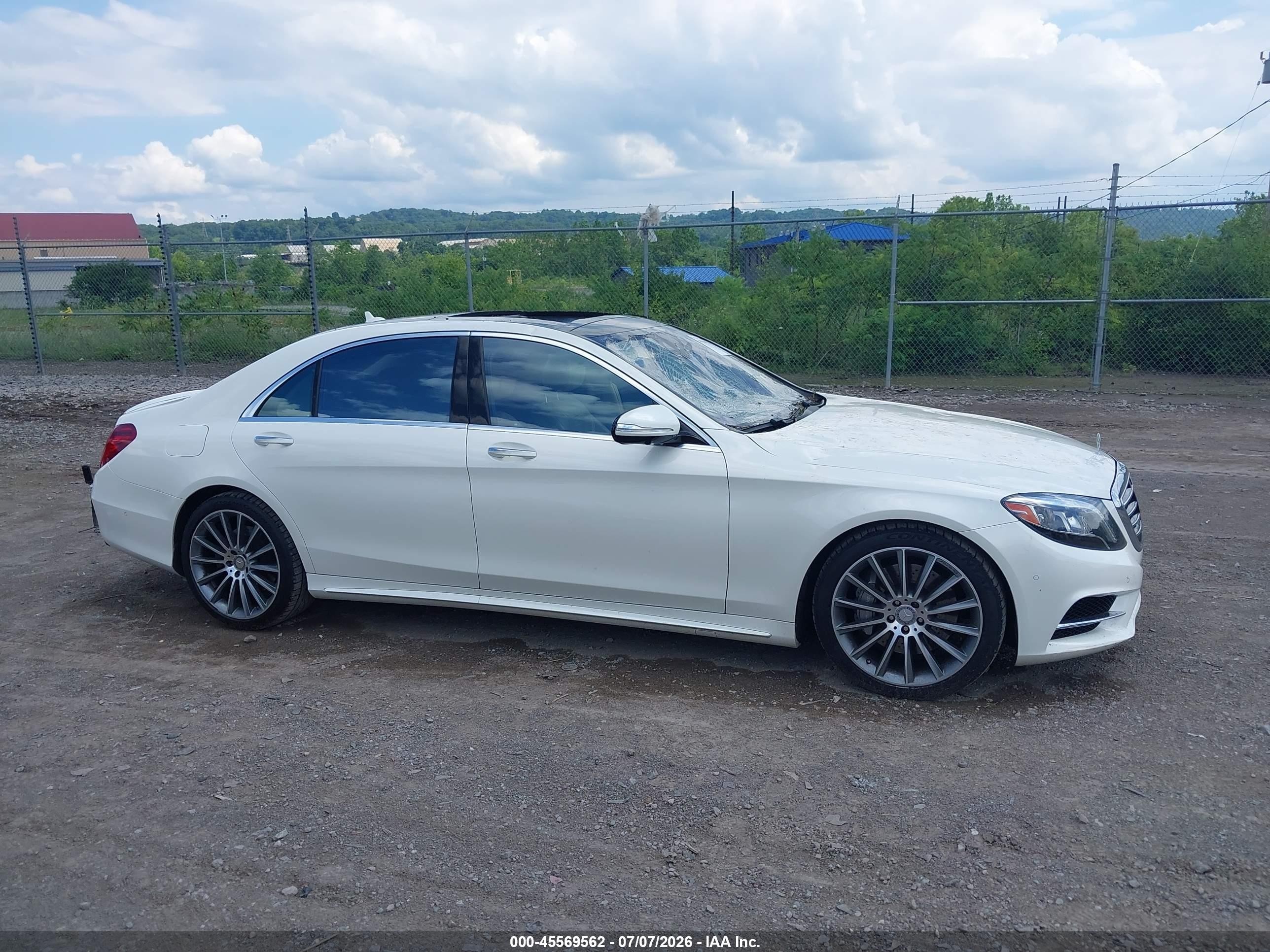 2015 Mercedes-benz S 550 4matic White vin: WDDUG8FB8FA170328