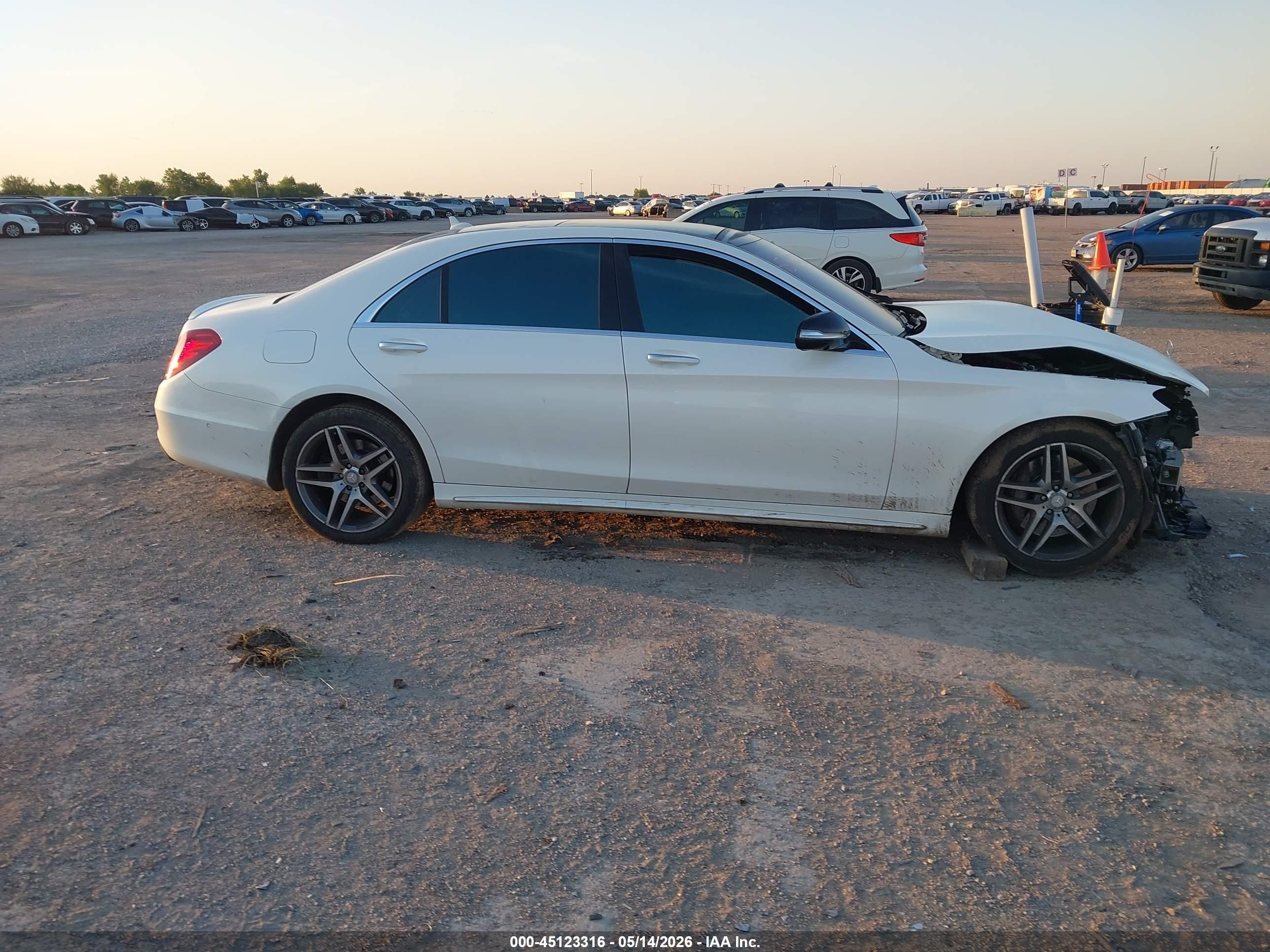 2015 Mercedes-benz S 550 4matic White vin: WDDUG8FB9FA090035