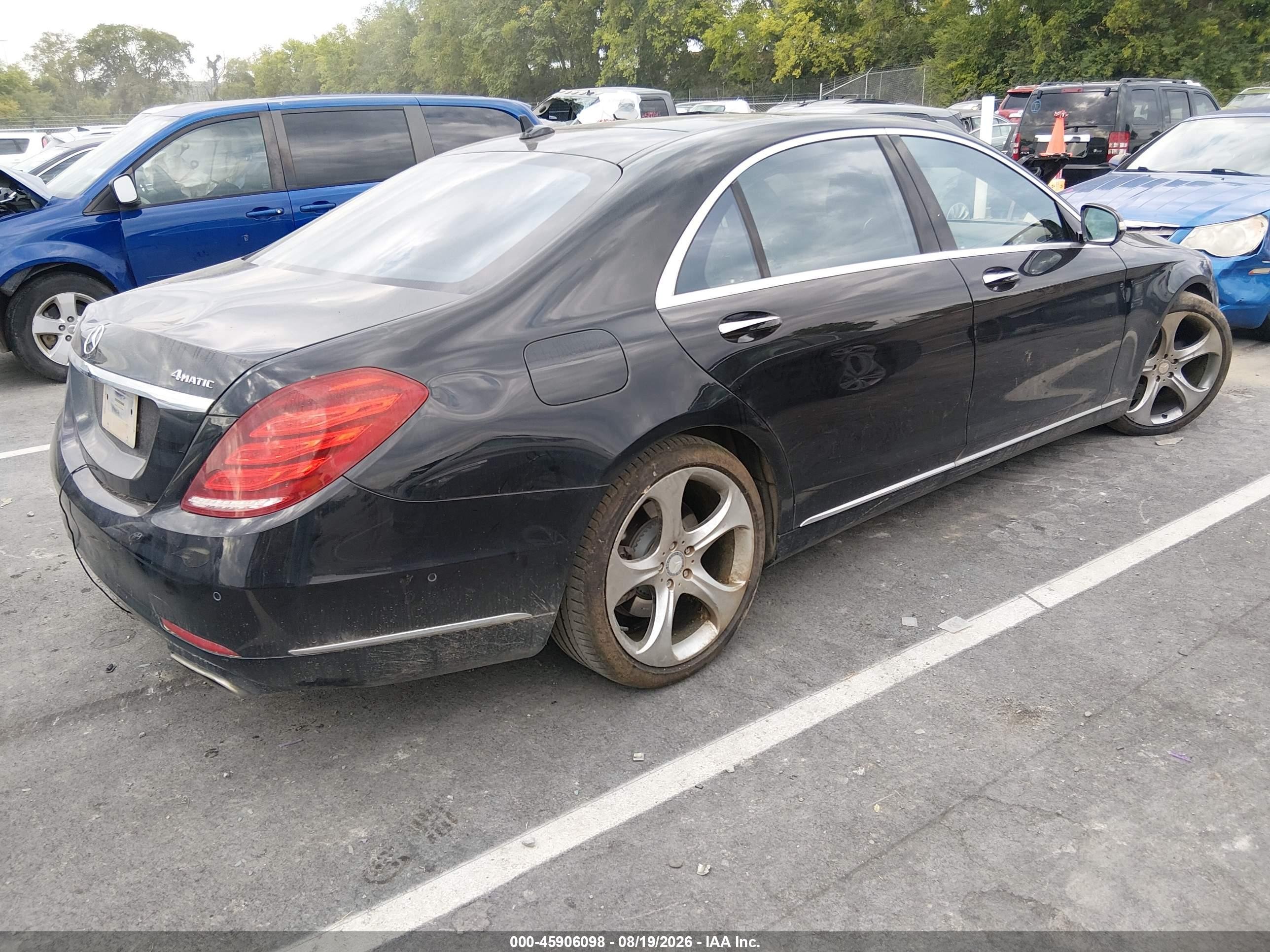 2015 Mercedes-benz S 550 4matic Черный vin: WDDUG8FB9FA148368