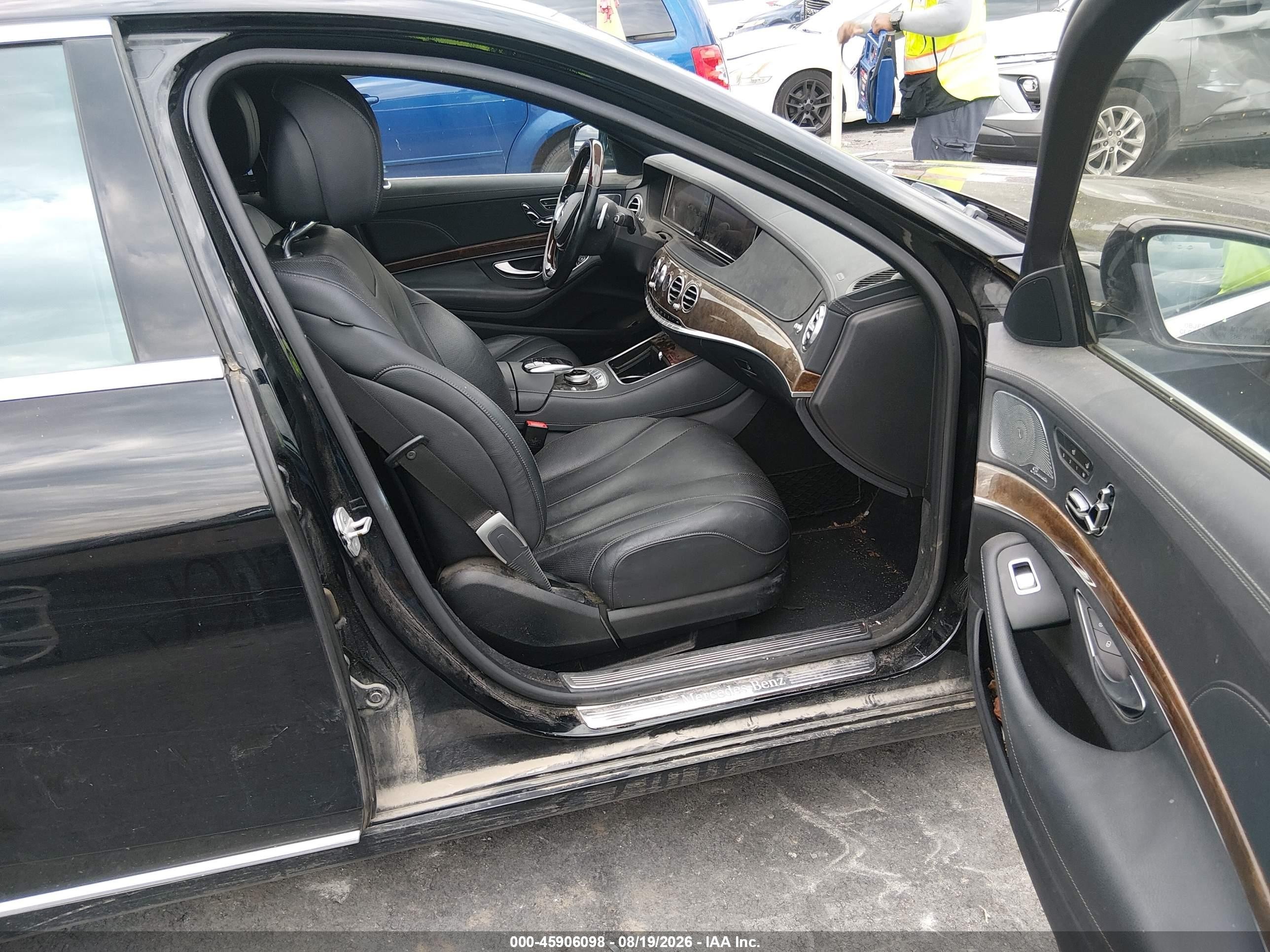 2015 Mercedes-benz S 550 4matic Черный vin: WDDUG8FB9FA148368