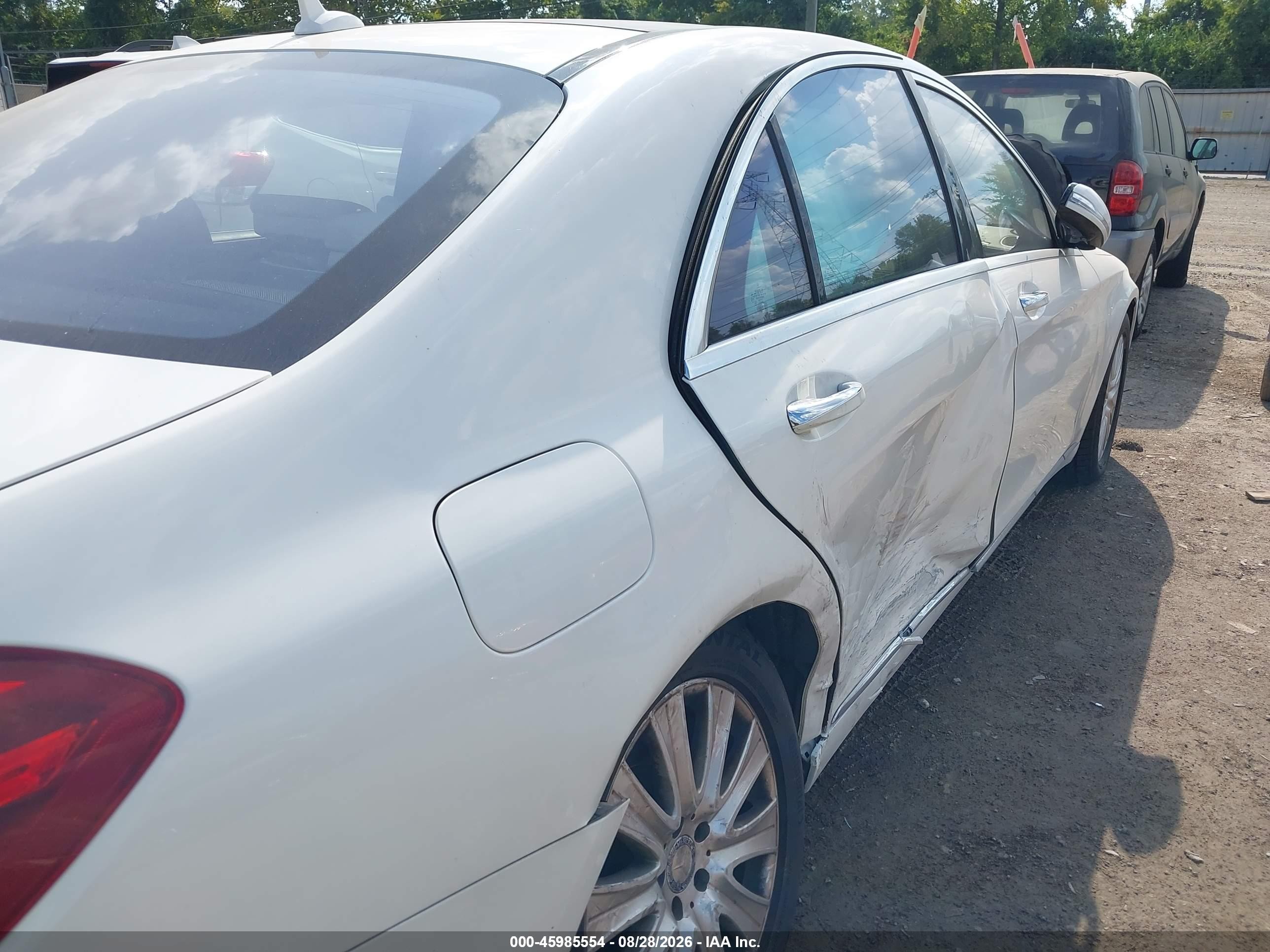 2015 Mercedes-benz S 550 4matic White vin: WDDUG8FB9FA161203