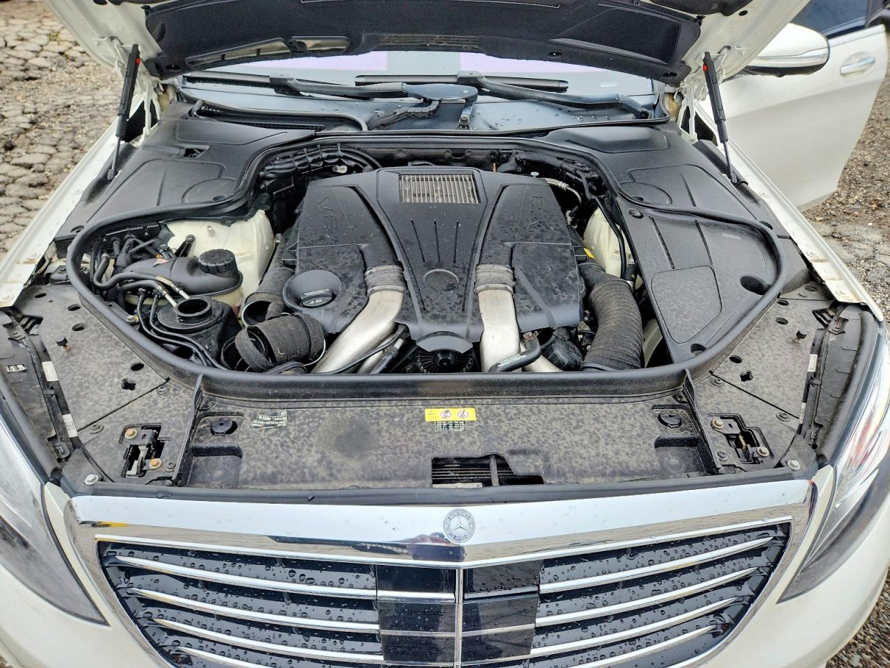 2015 Mercedes-benz S 550 4matic White vin: WDDUG8FB9FA164389