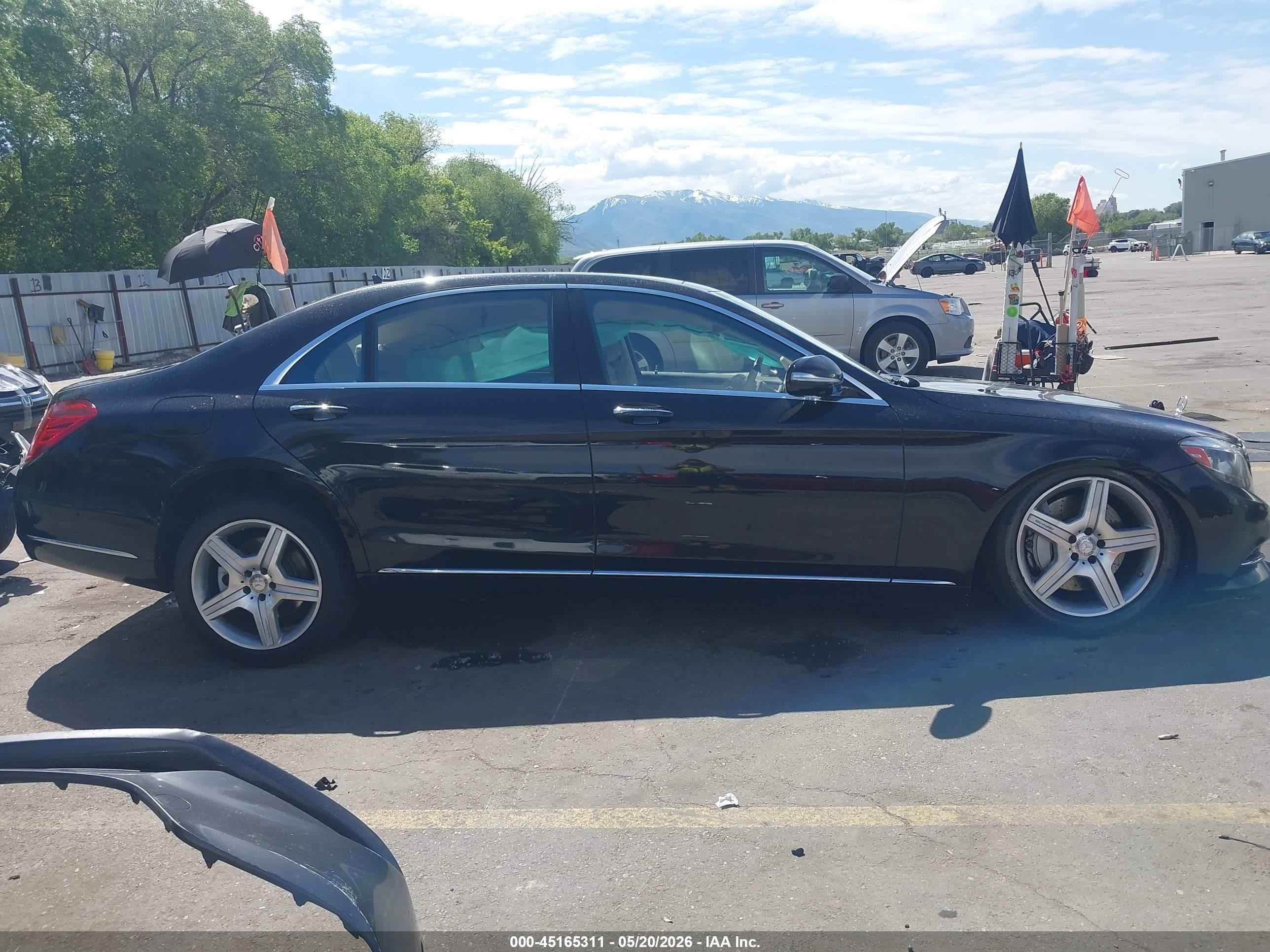 2014 Mercedes-benz S 550 4matic Черный vin: WDDUG8FBXEA067619