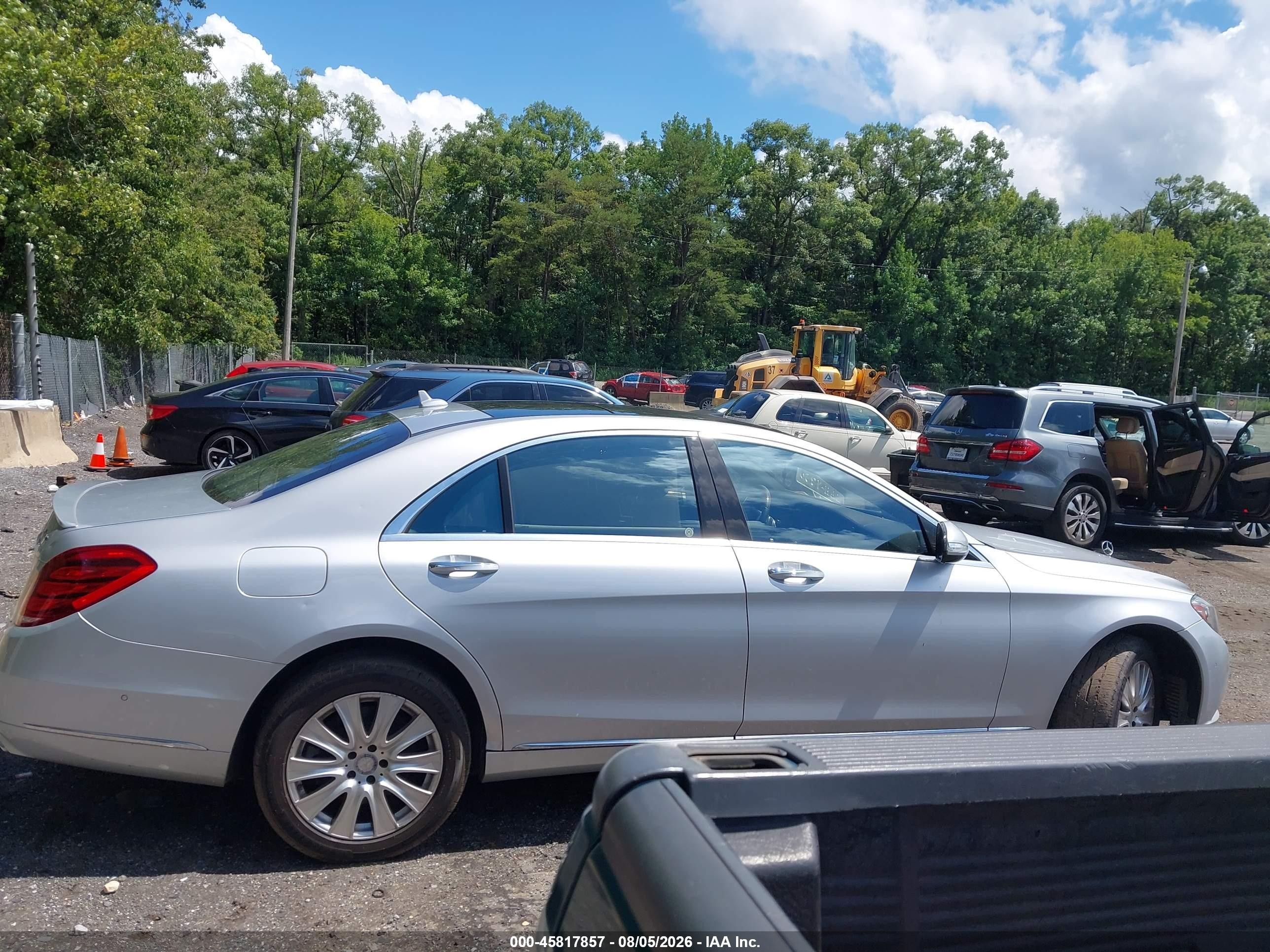 2015 Mercedes-benz S 550 4matic Silver vin: WDDUG8FBXFA109076