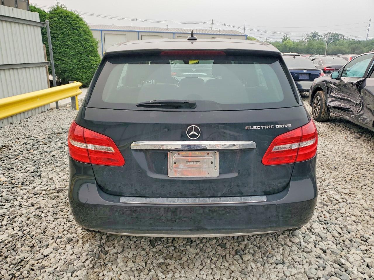 2014 Mercedes-benz B Electric Black vin: WDDVP9AB8EJ003984