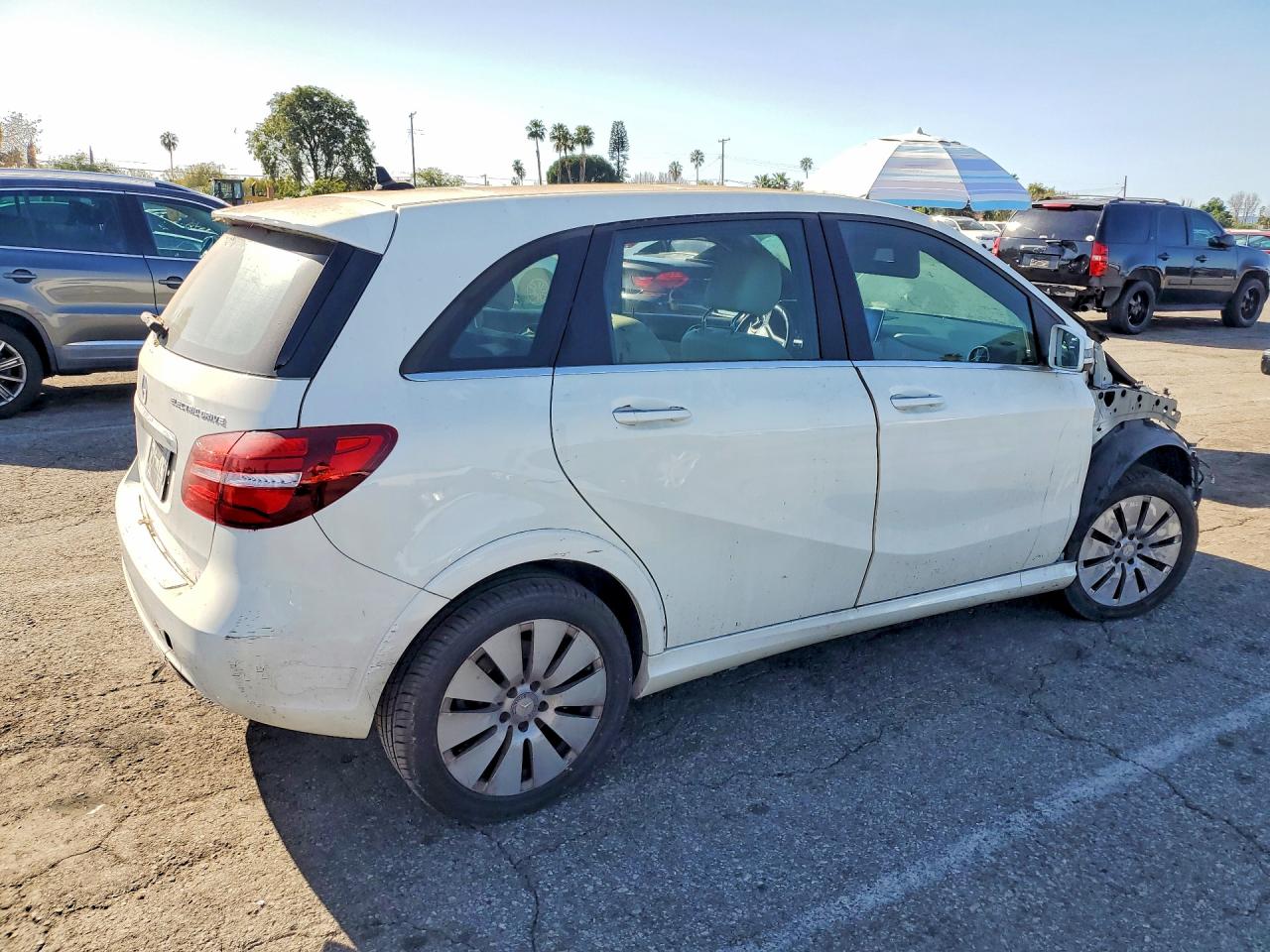 2015 Mercedes-benz B Electric White vin: WDDVP9ABXFJ004779