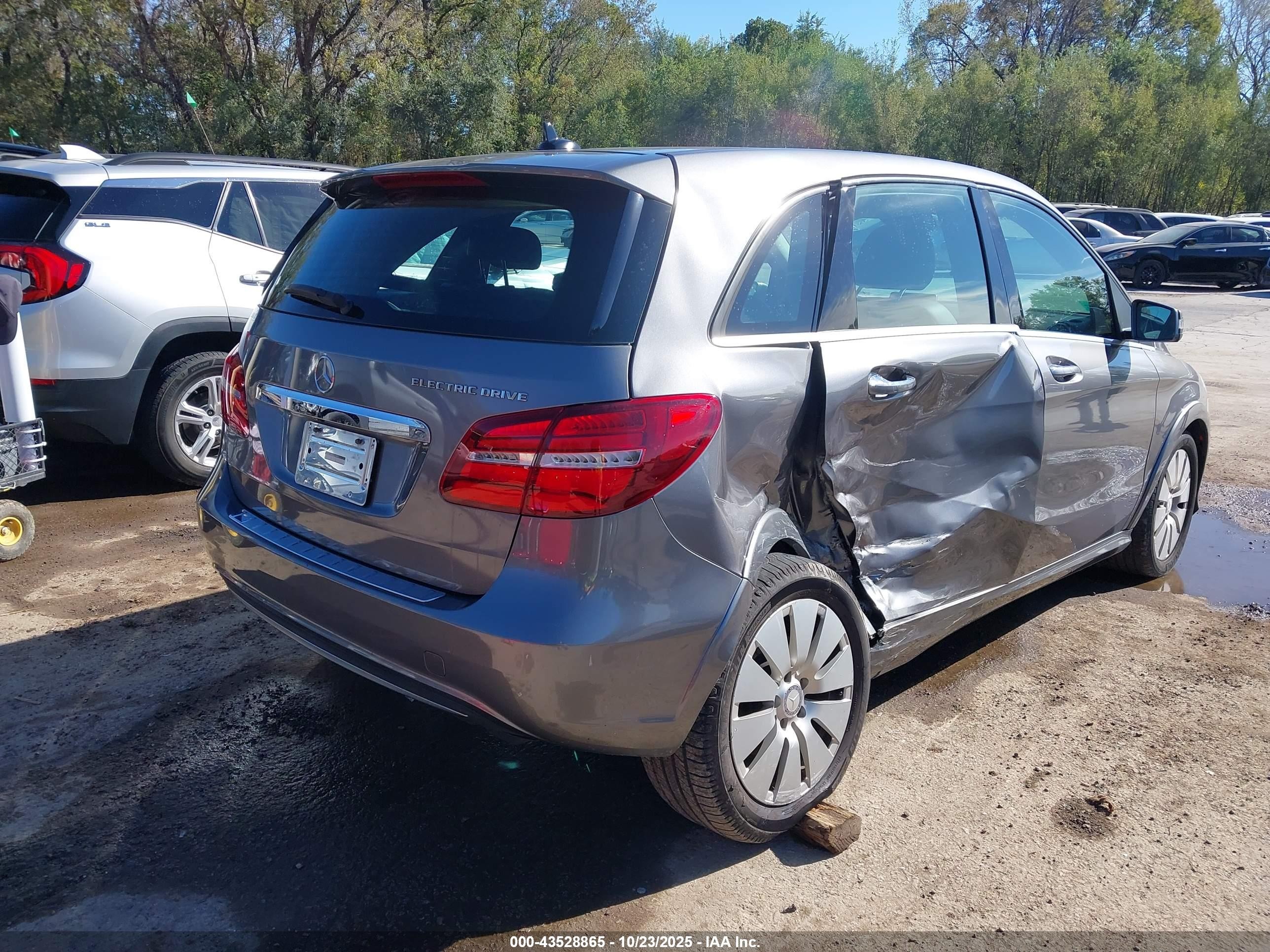 2015 Mercedes-benz B-class Electric Drive   Gray vin: WDDVP9ABXFJ006418