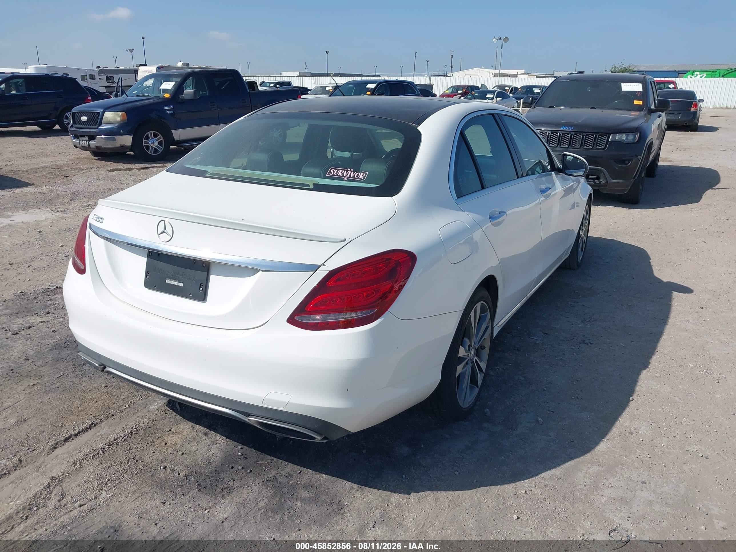 2016 Mercedes-benz C 300 Белый vin: WDDWF4JB0GR135264