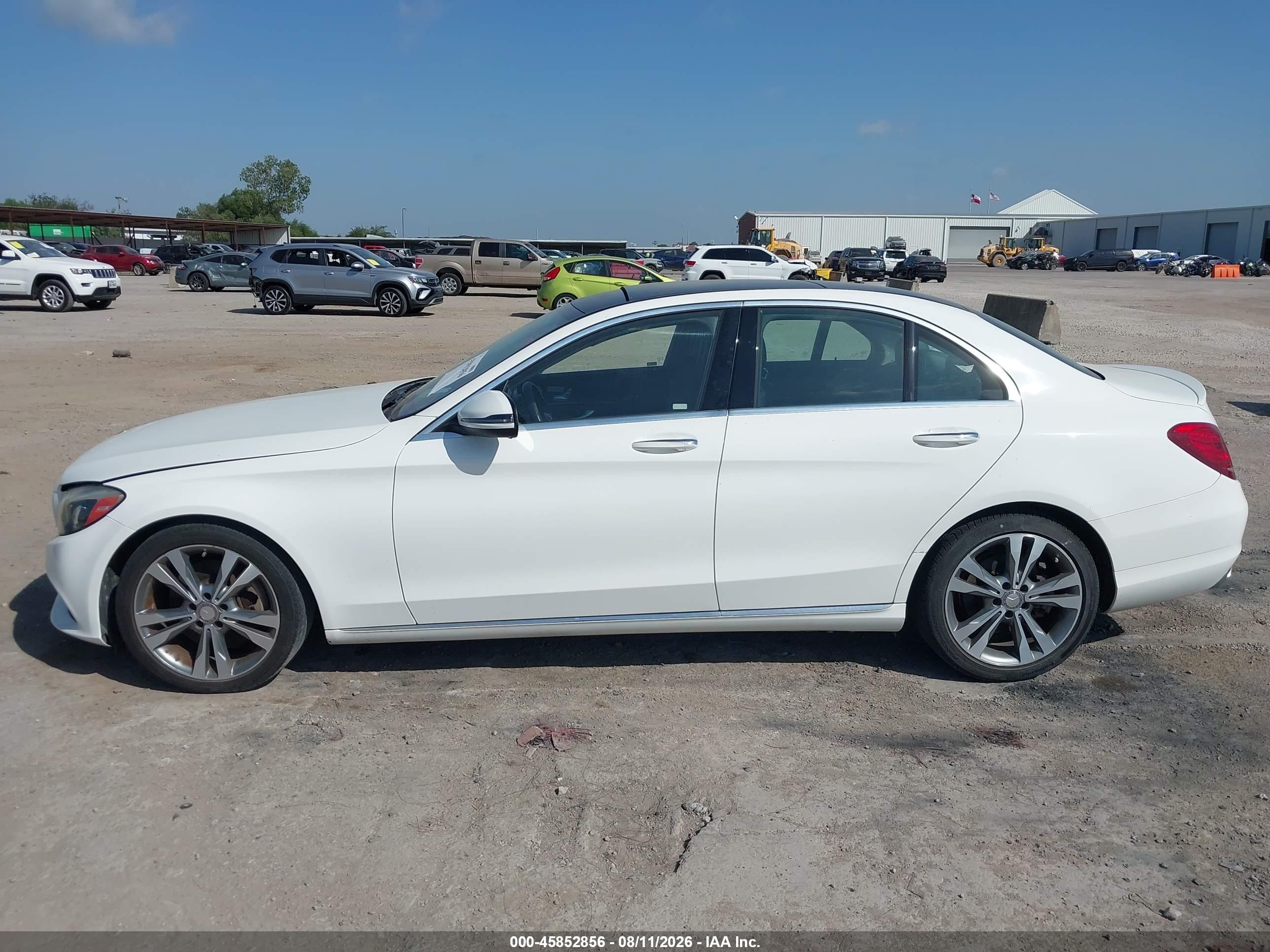 2016 Mercedes-benz C 300 Белый vin: WDDWF4JB0GR135264