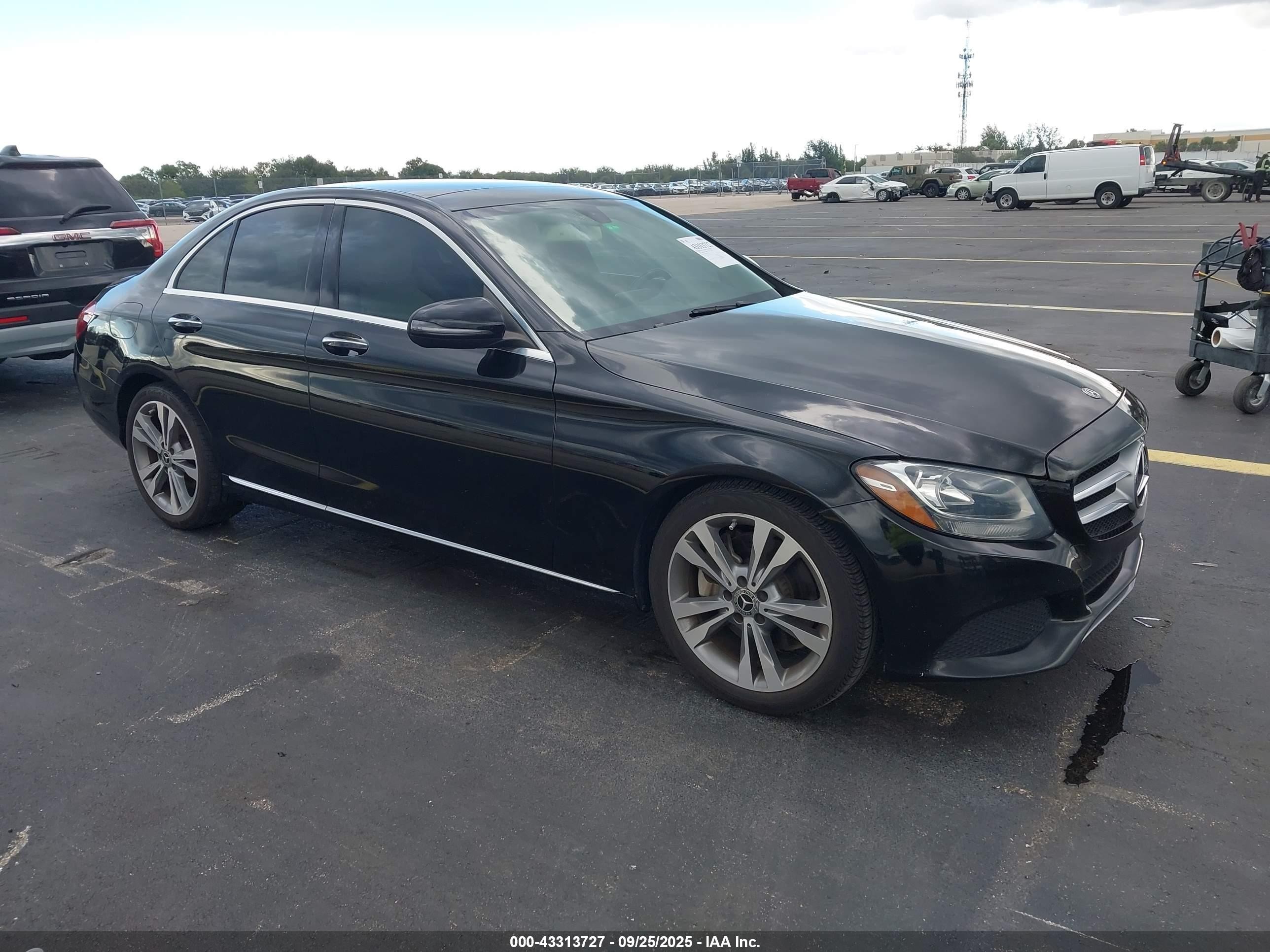 2018 Mercedes-benz C 300   Черный vin: WDDWF4JB1JR422958