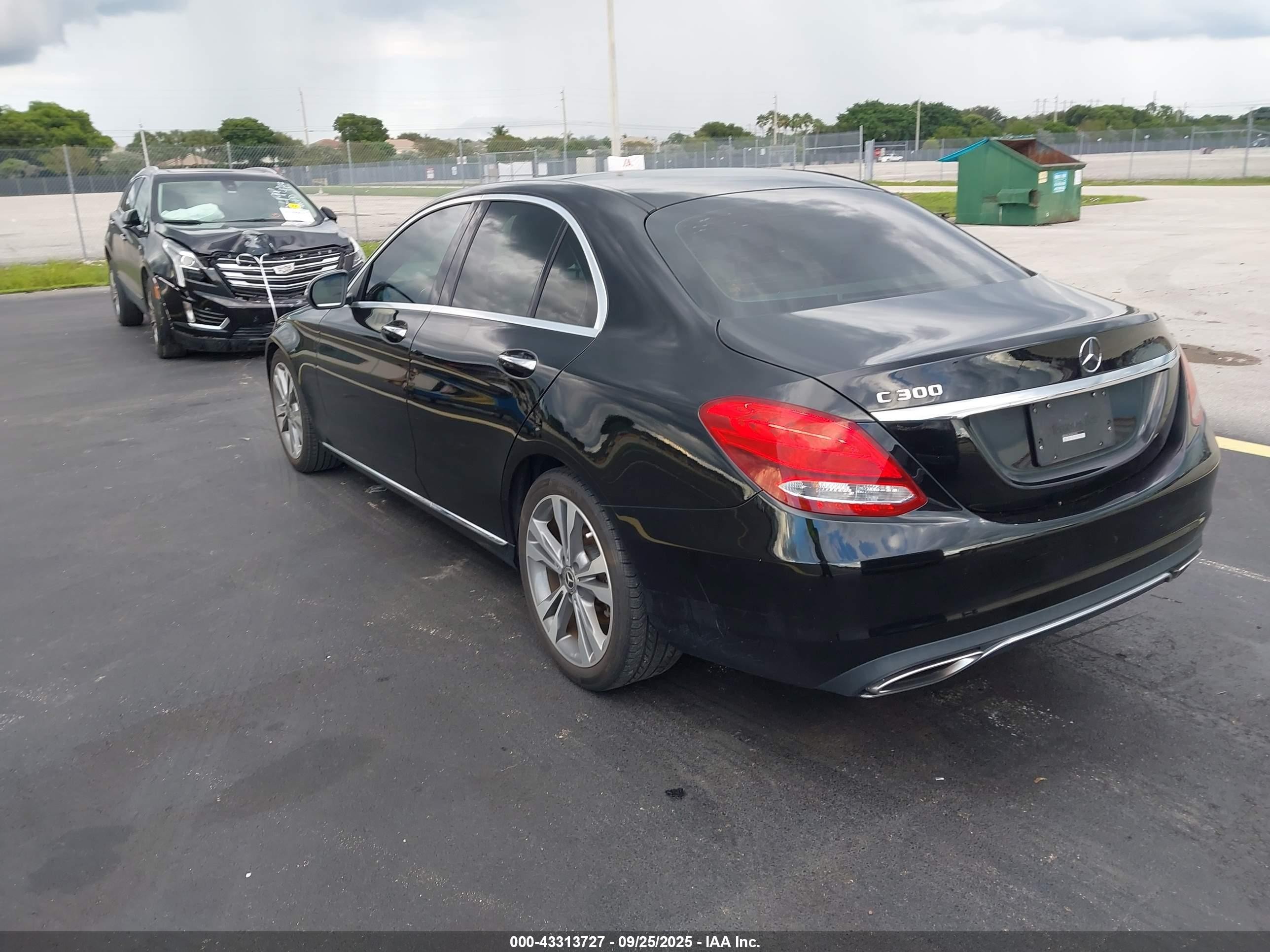 2018 Mercedes-benz C 300   Черный vin: WDDWF4JB1JR422958