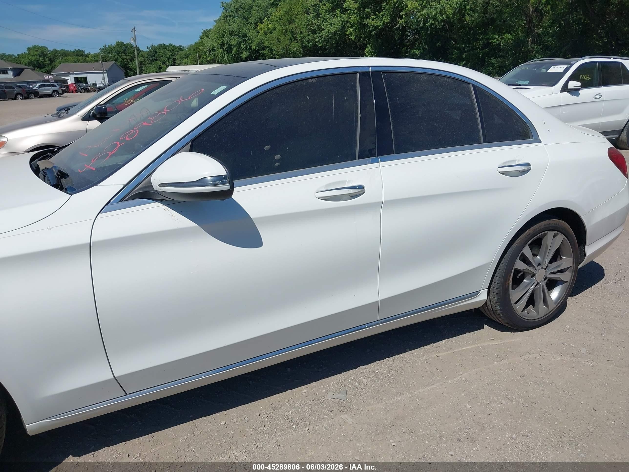 2016 Mercedes-benz C 300 4matic White vin: WDDWF4KB6GR164511