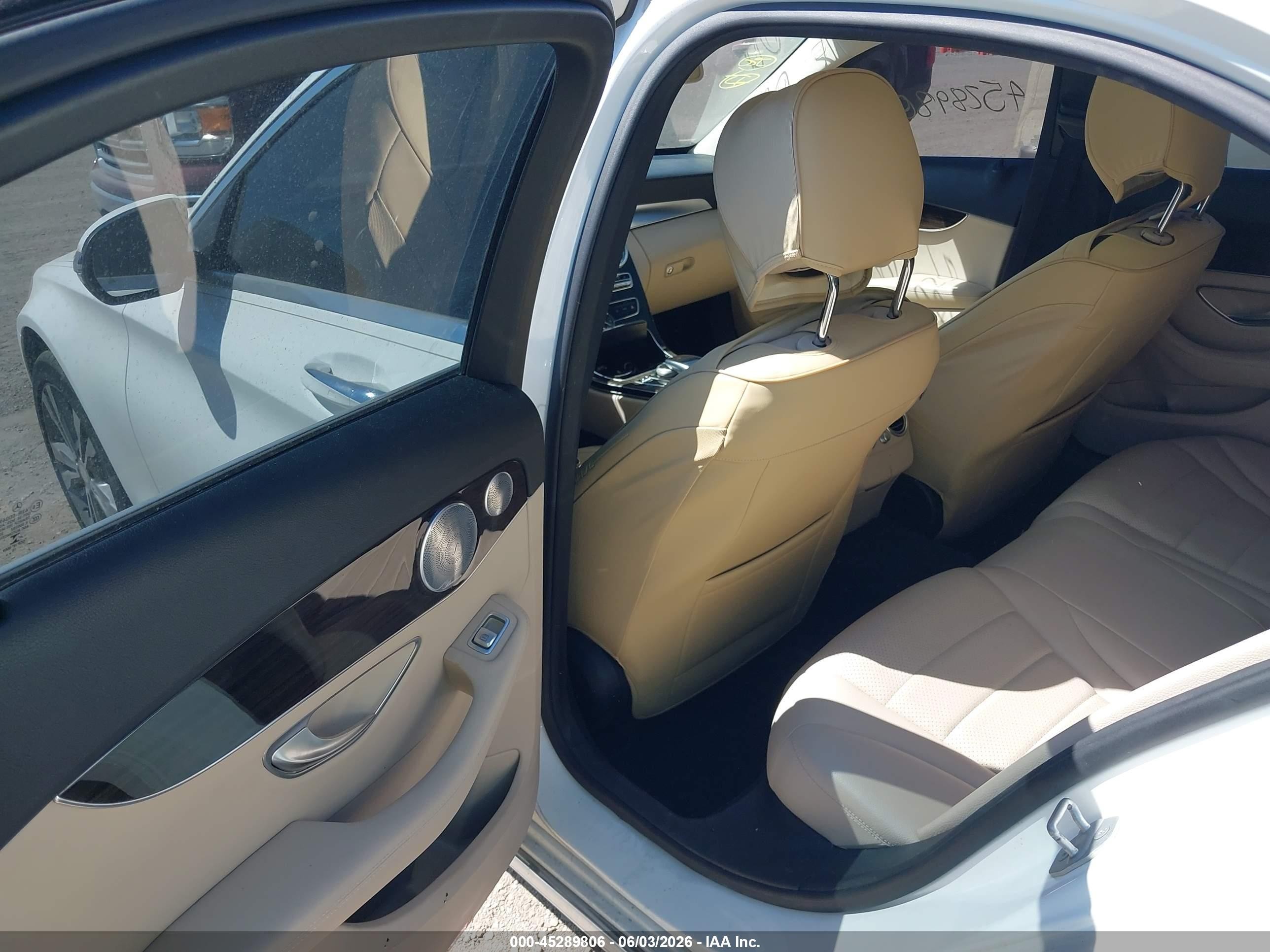 2016 Mercedes-benz C 300 4matic White vin: WDDWF4KB6GR164511