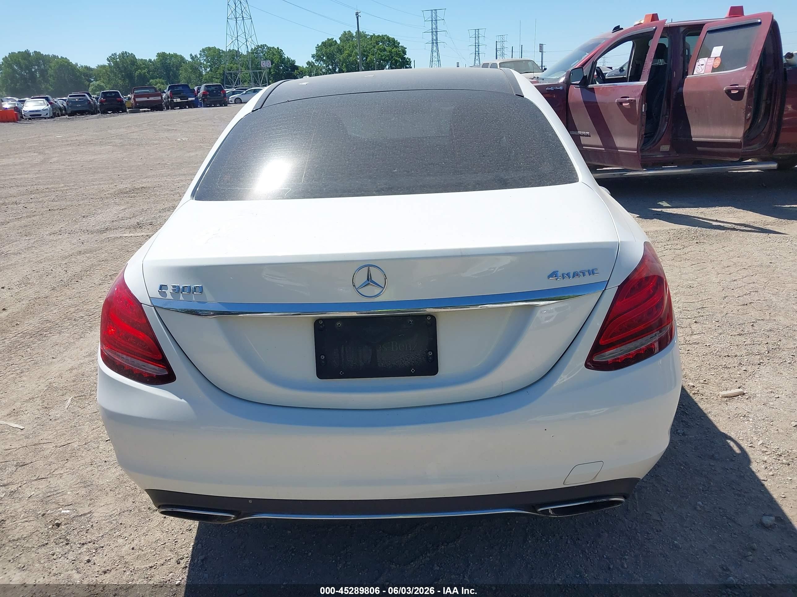 2016 Mercedes-benz C 300 4matic White vin: WDDWF4KB6GR164511