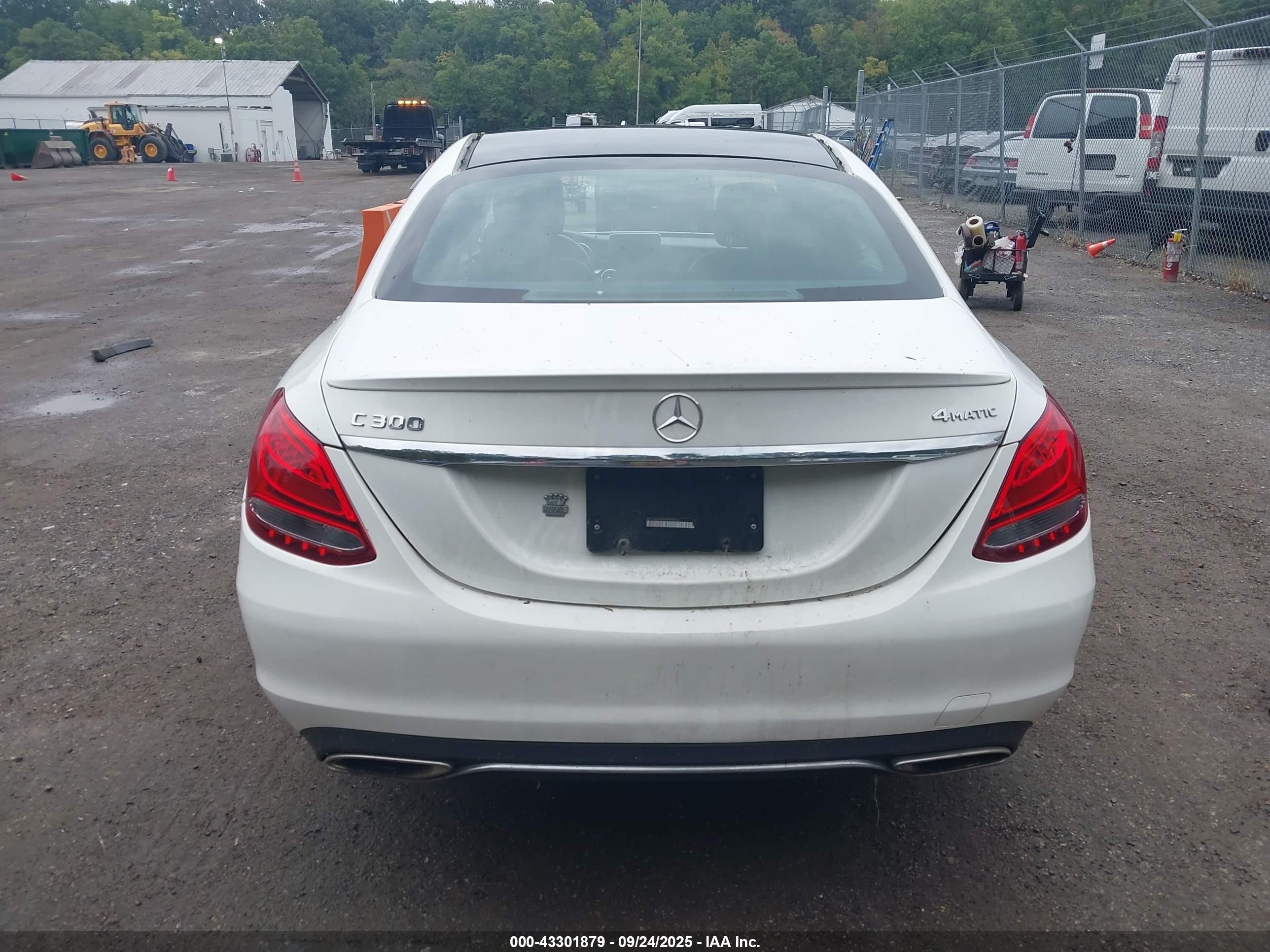 2018 Mercedes-benz C 300 4matic White vin: WDDWF4KB9JR405016