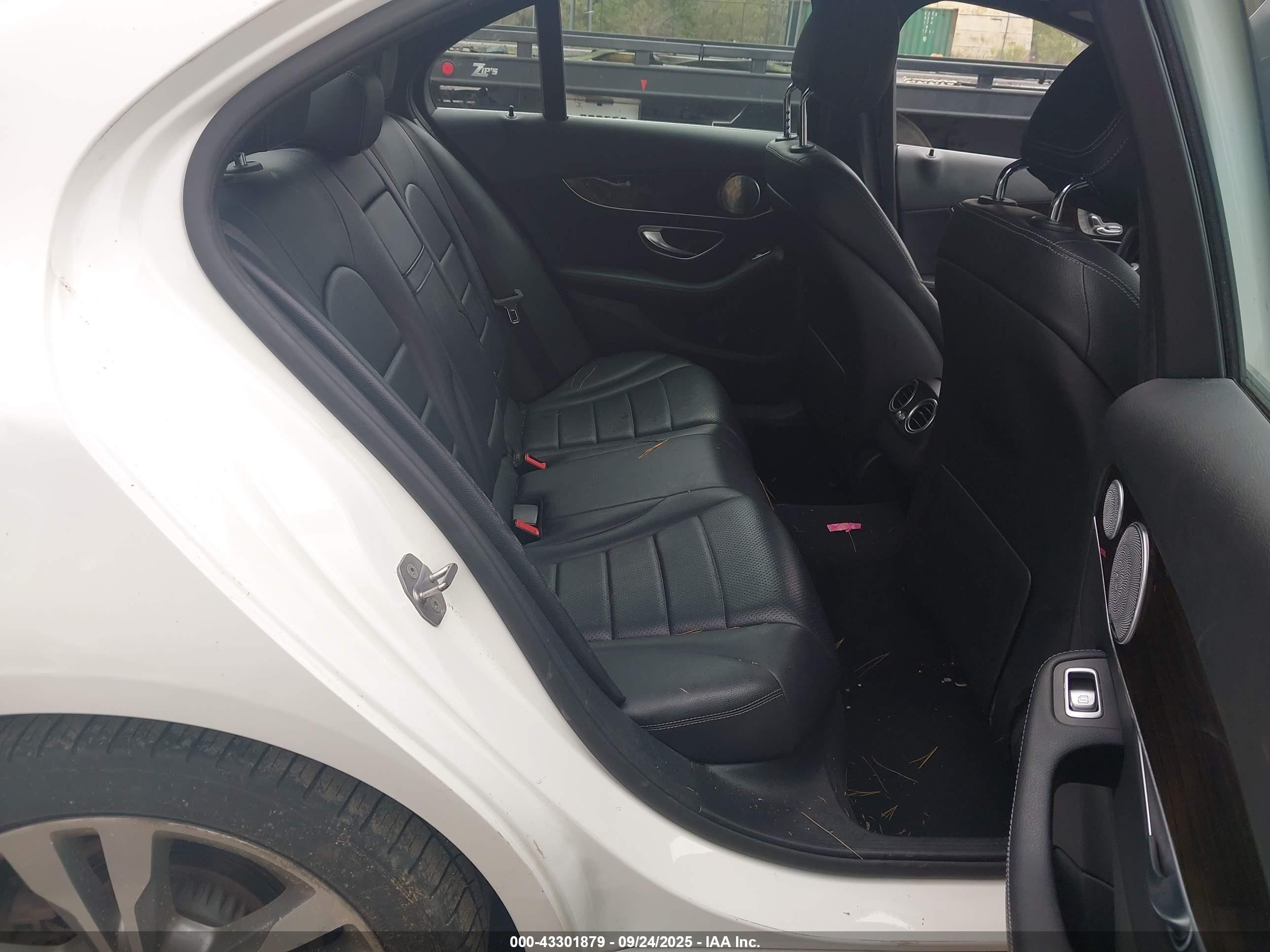 2018 Mercedes-benz C 300 4matic White vin: WDDWF4KB9JR405016