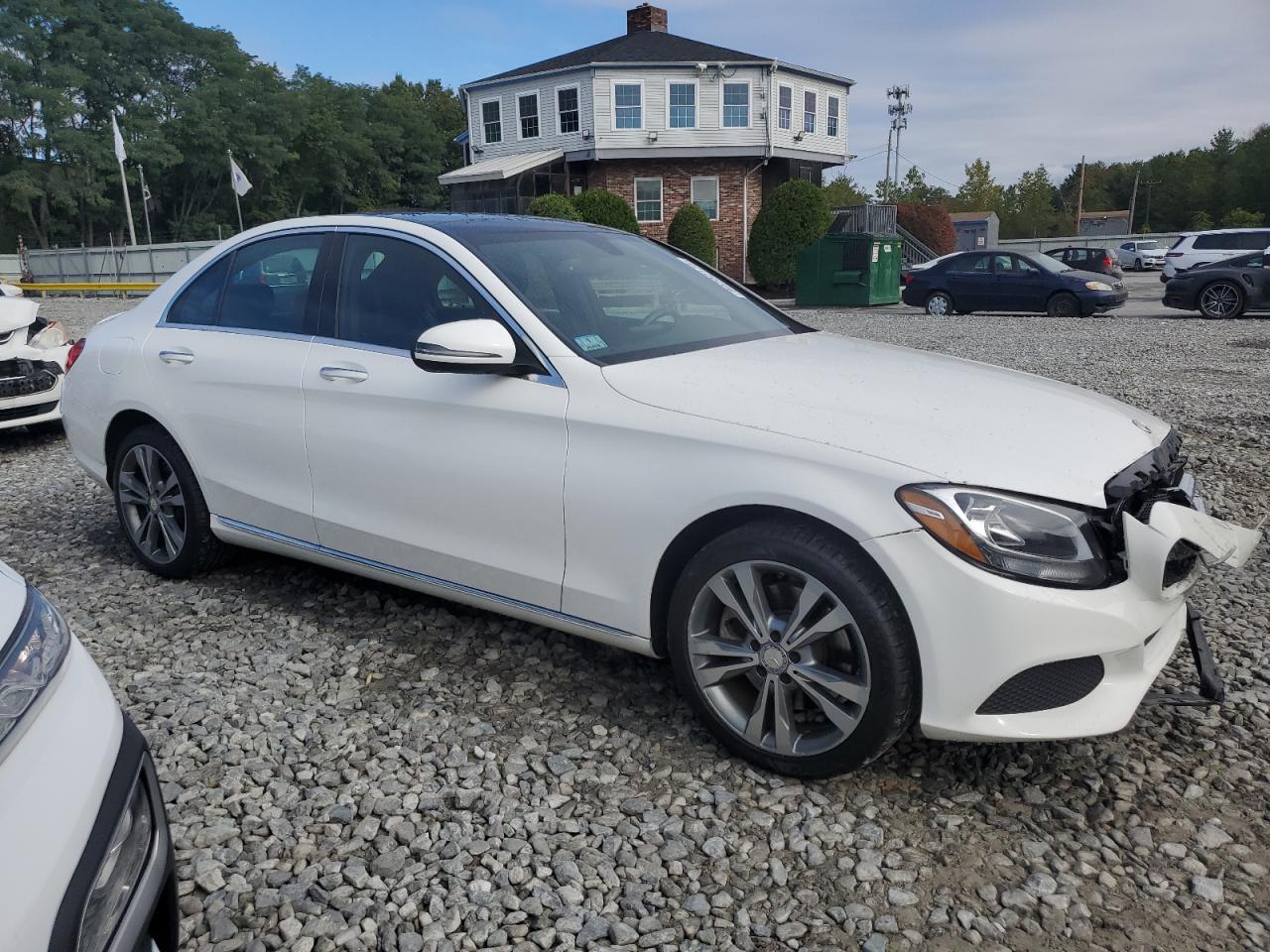 2018 Mercedes-benz C 300 4matic White vin: WDDWF4KBXJR411049