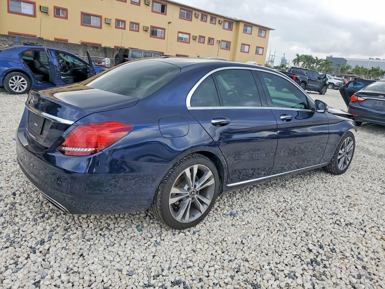 2019 Mercedes-benz C 300 Blue vin: WDDWF8DB8KR481204