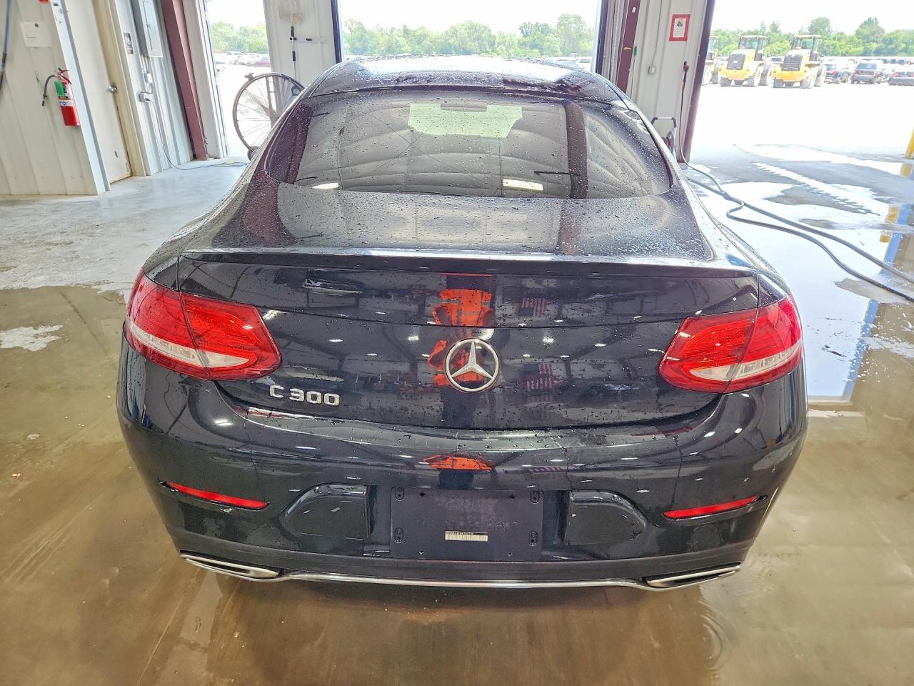 2017 Mercedes-benz C 300 Черный vin: WDDWJ4JB1HF355739