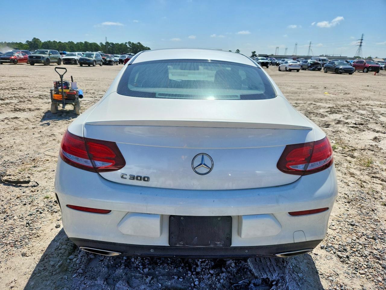 2017 Mercedes-benz C 300 White vin: WDDWJ4JB4HF533790