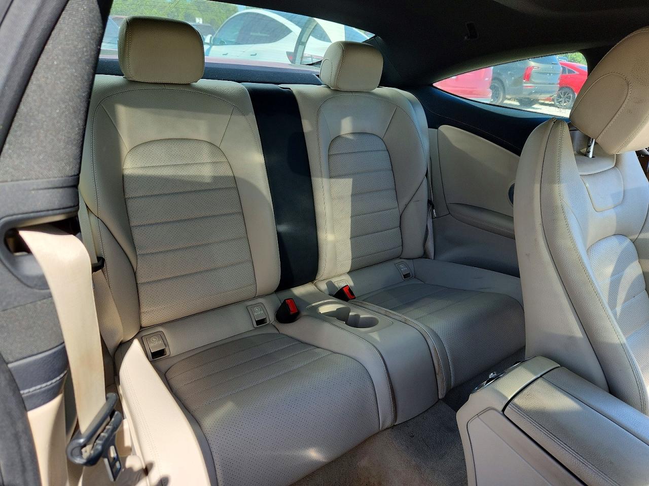 2017 Mercedes-benz C 300 White vin: WDDWJ4JB4HF533790