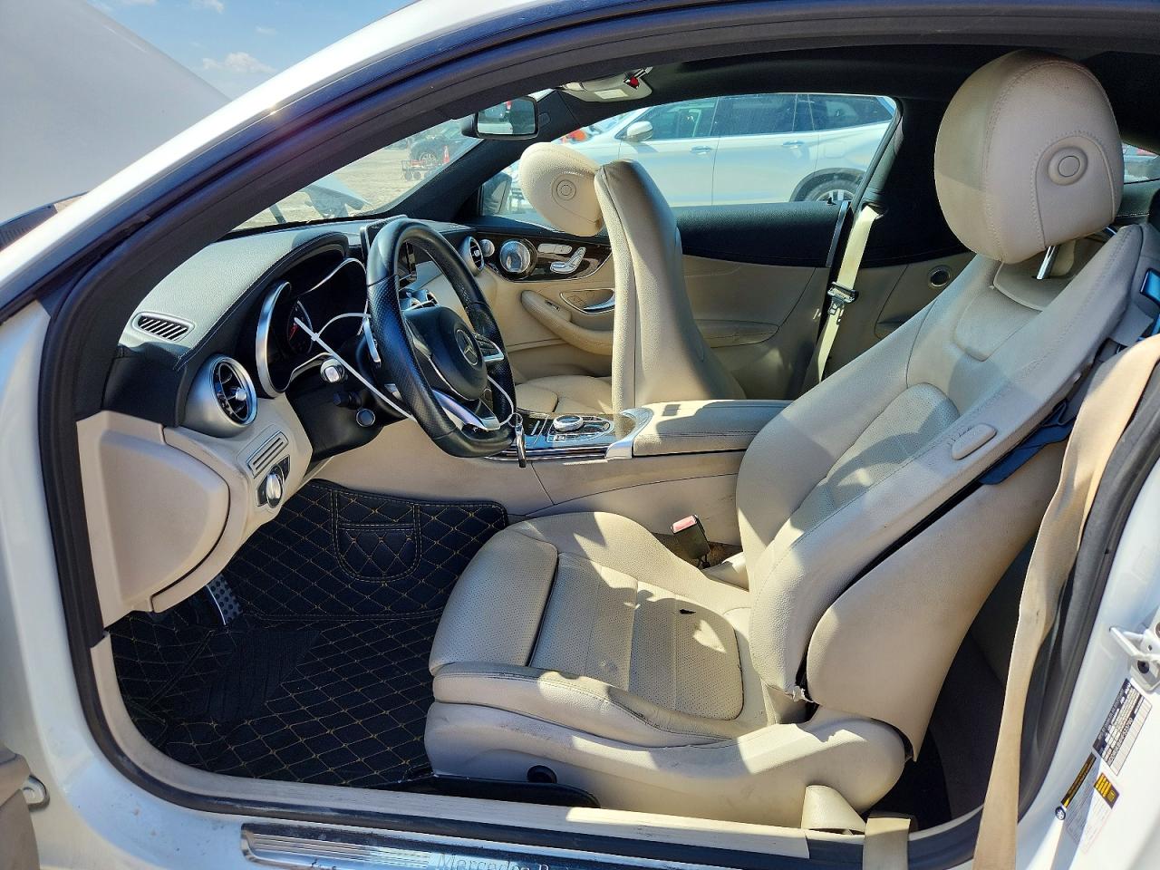 2017 Mercedes-benz C 300 White vin: WDDWJ4JB4HF533790