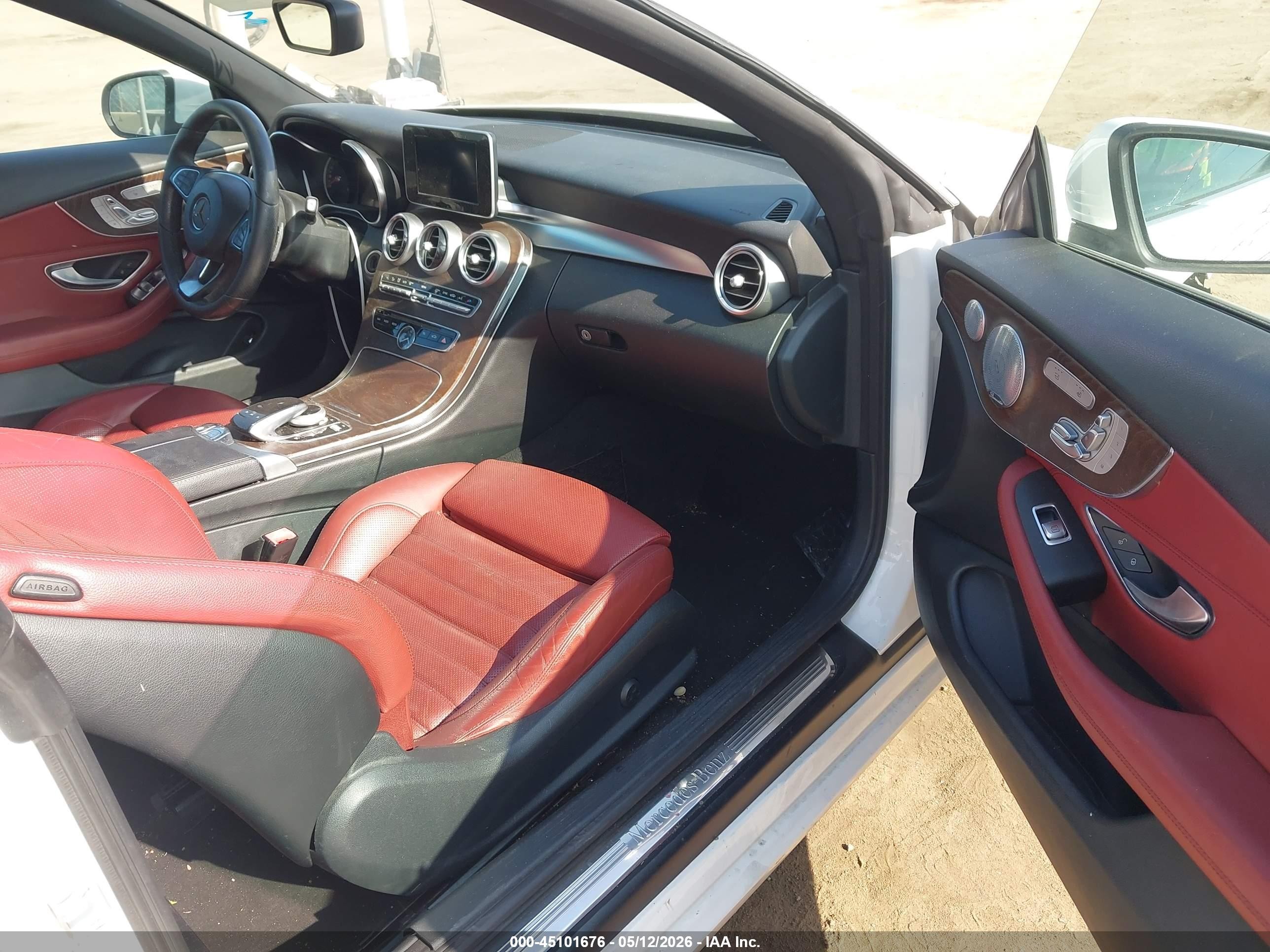 2018 Mercedes-benz C 300 White vin: WDDWK4JB4JF654256