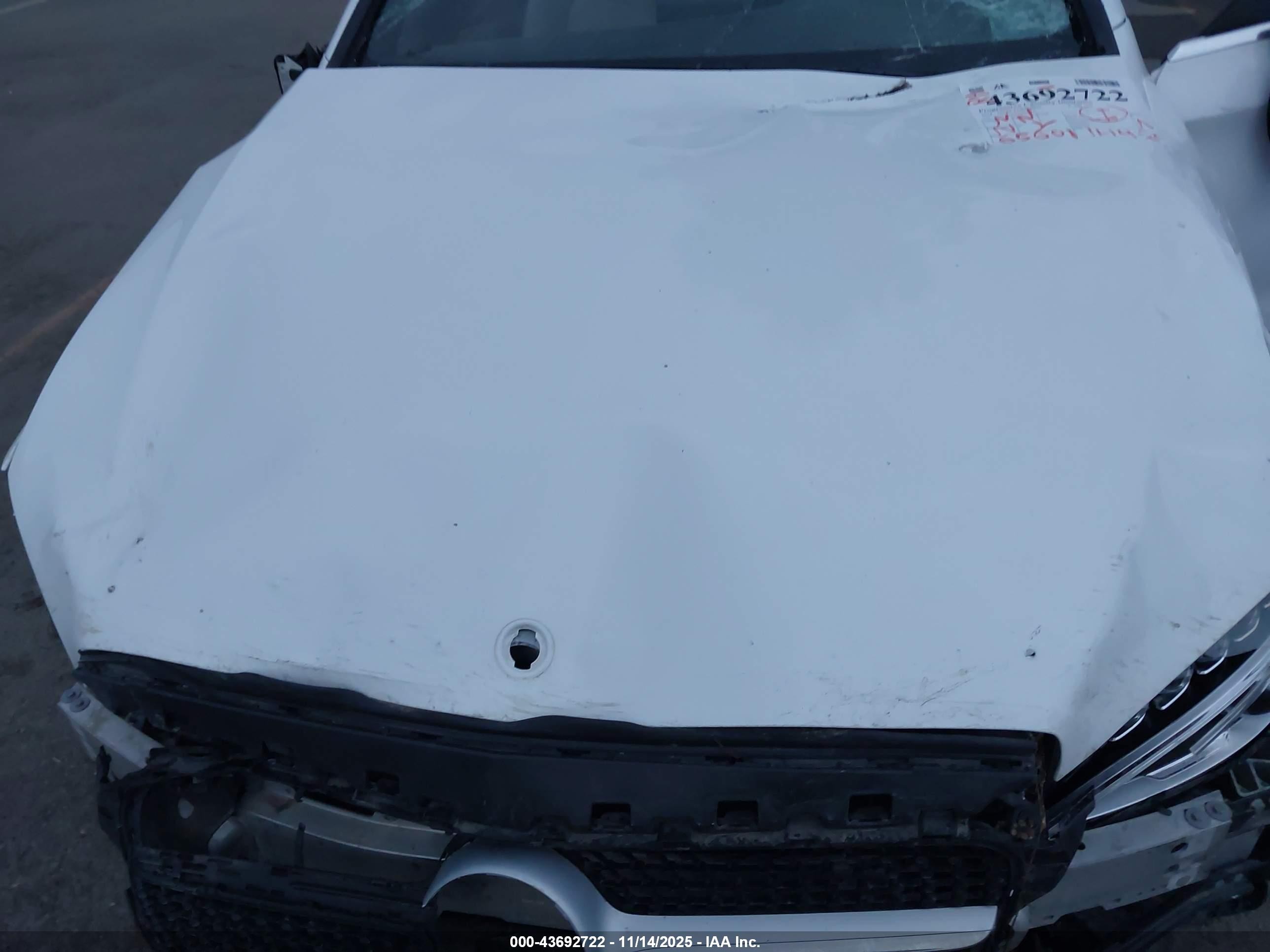 2018 Mercedes-benz C 300   White vin: WDDWK4JBXJF616725