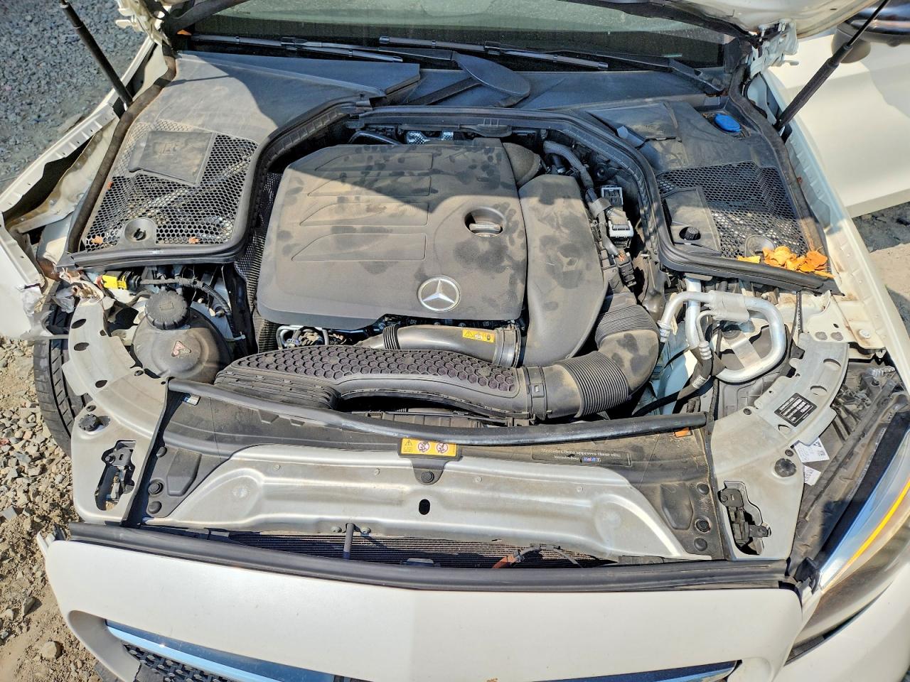 2019 Mercedes-benz C 300 White vin: WDDWK8DB2KF807964