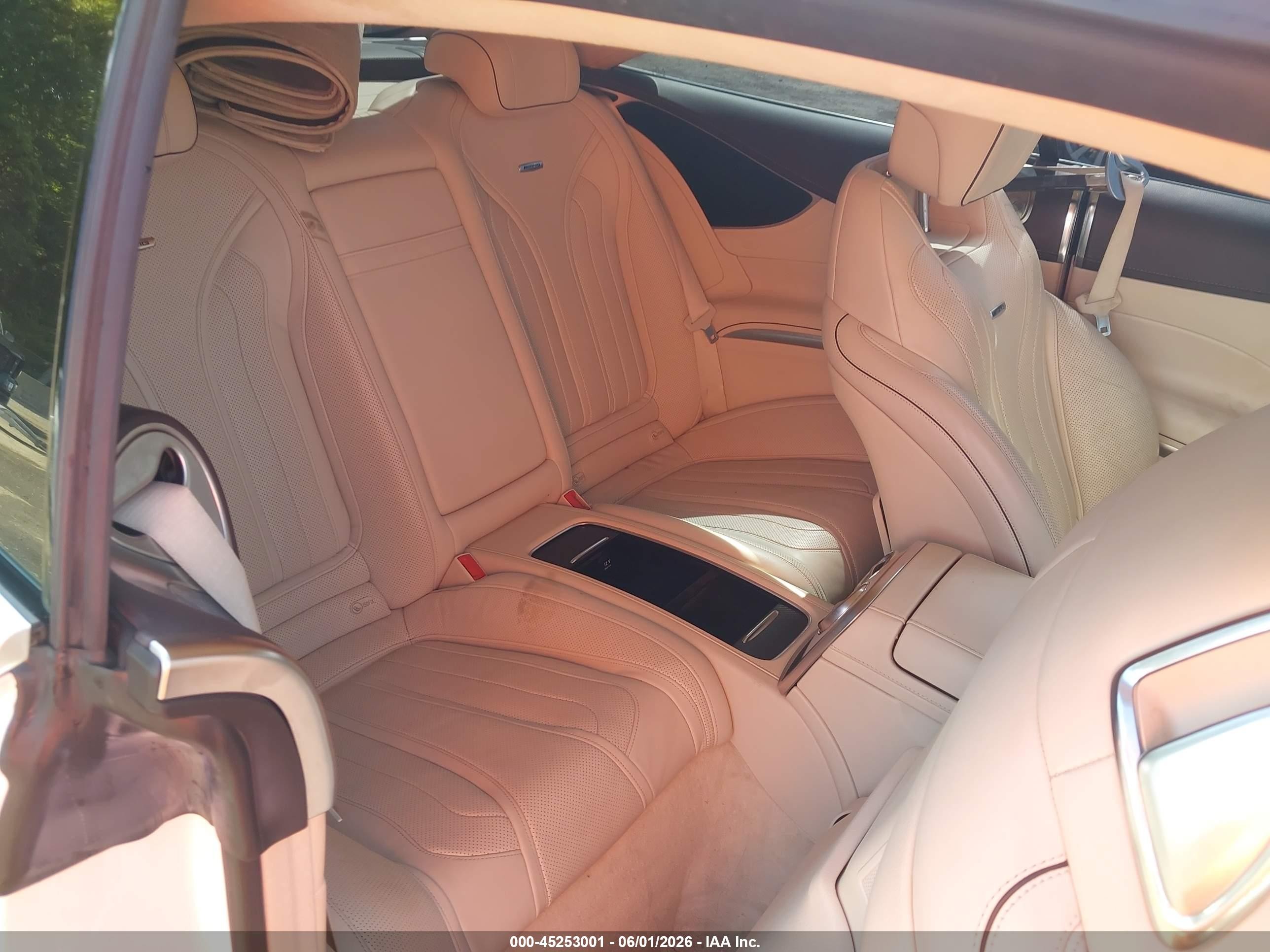 2015 Mercedes-benz S63amg   White vin: WDDXJ7JB3FA005318