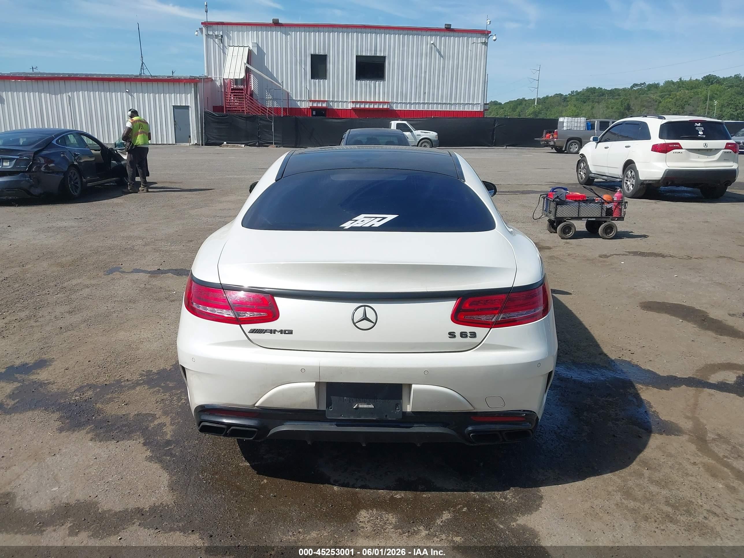 2015 Mercedes-benz S63amg   White vin: WDDXJ7JB3FA005318