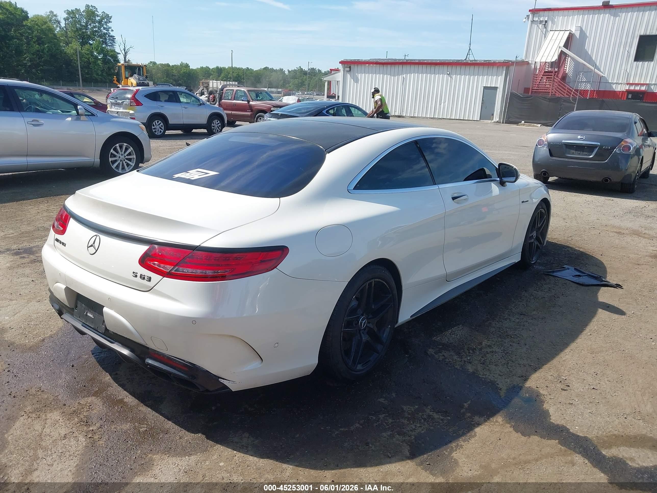 2015 Mercedes-benz S63amg   White vin: WDDXJ7JB3FA005318