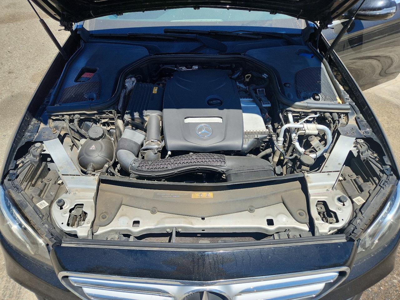 2018 Mercedes-benz E 300 Black vin: WDDZF4JB0JA315492