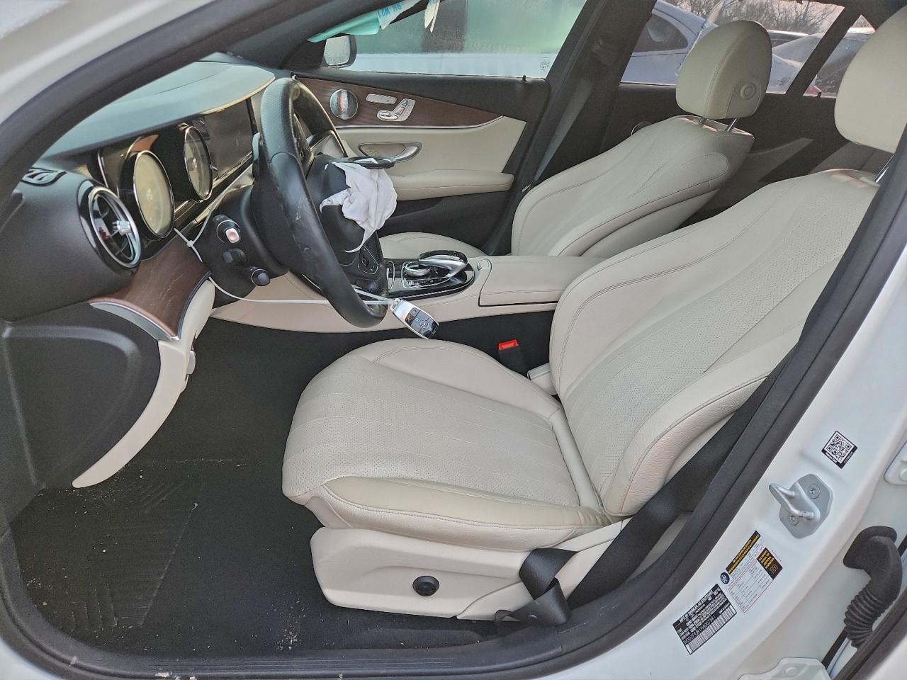 2017 Mercedes-benz E 300 White vin: WDDZF4JB1HA007581