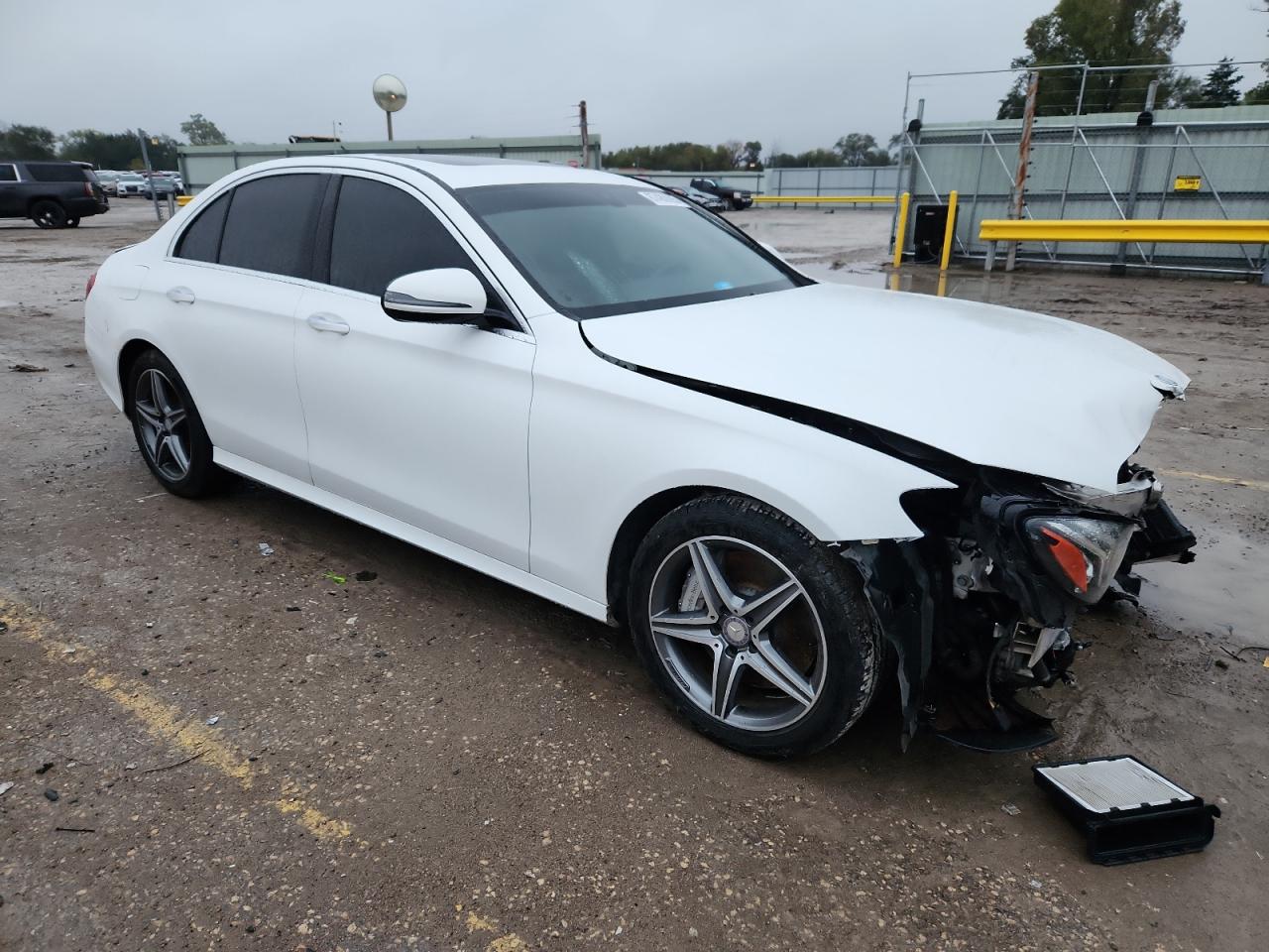2017 Mercedes-benz E 300 White vin: WDDZF4JB1HA007581