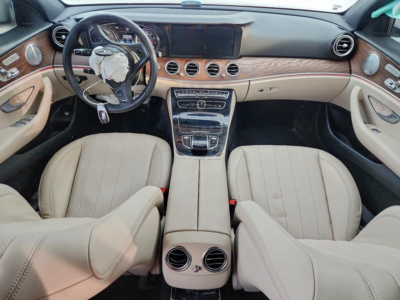 2017 Mercedes-benz E 300 White vin: WDDZF4JB1HA007581