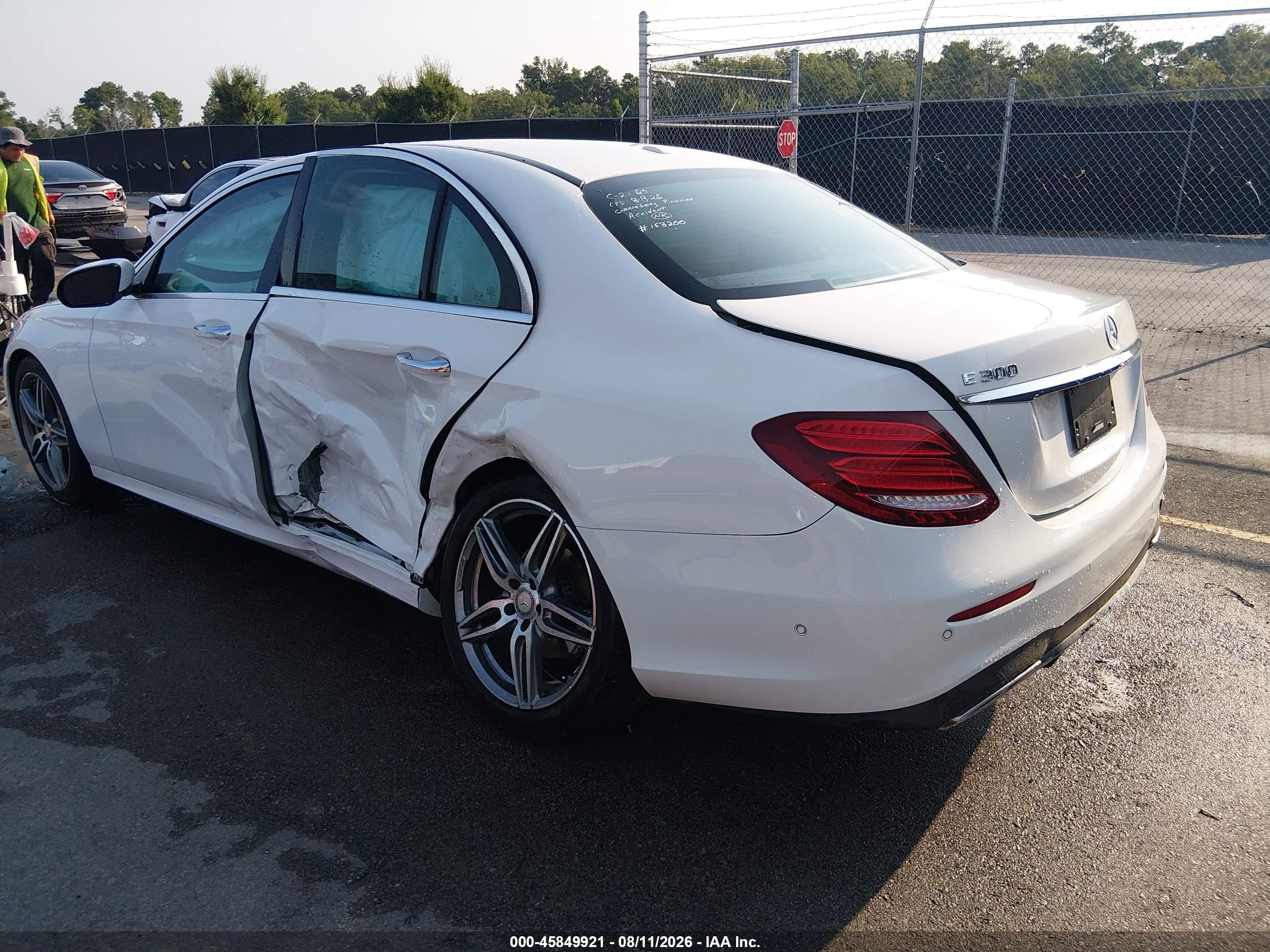 2017 Mercedes-benz E 300   White vin: WDDZF4JB1HA204072