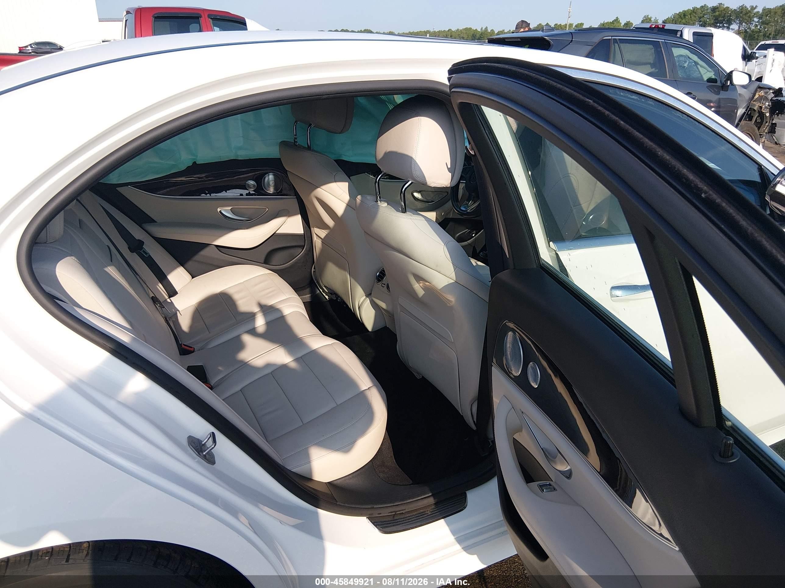 2017 Mercedes-benz E 300   White vin: WDDZF4JB1HA204072